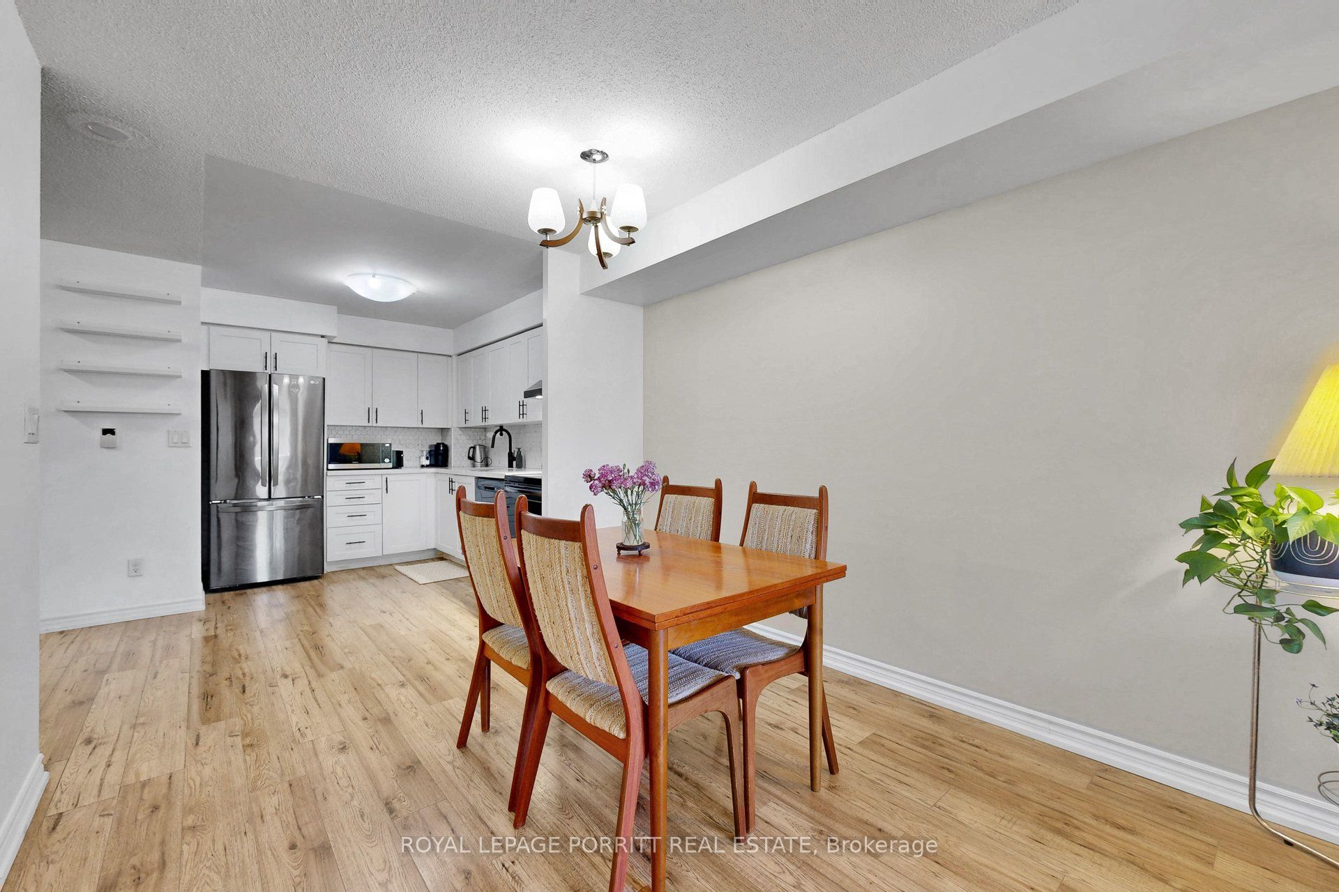 3888 Duke Of York Boulevard 927 Property Photo 14