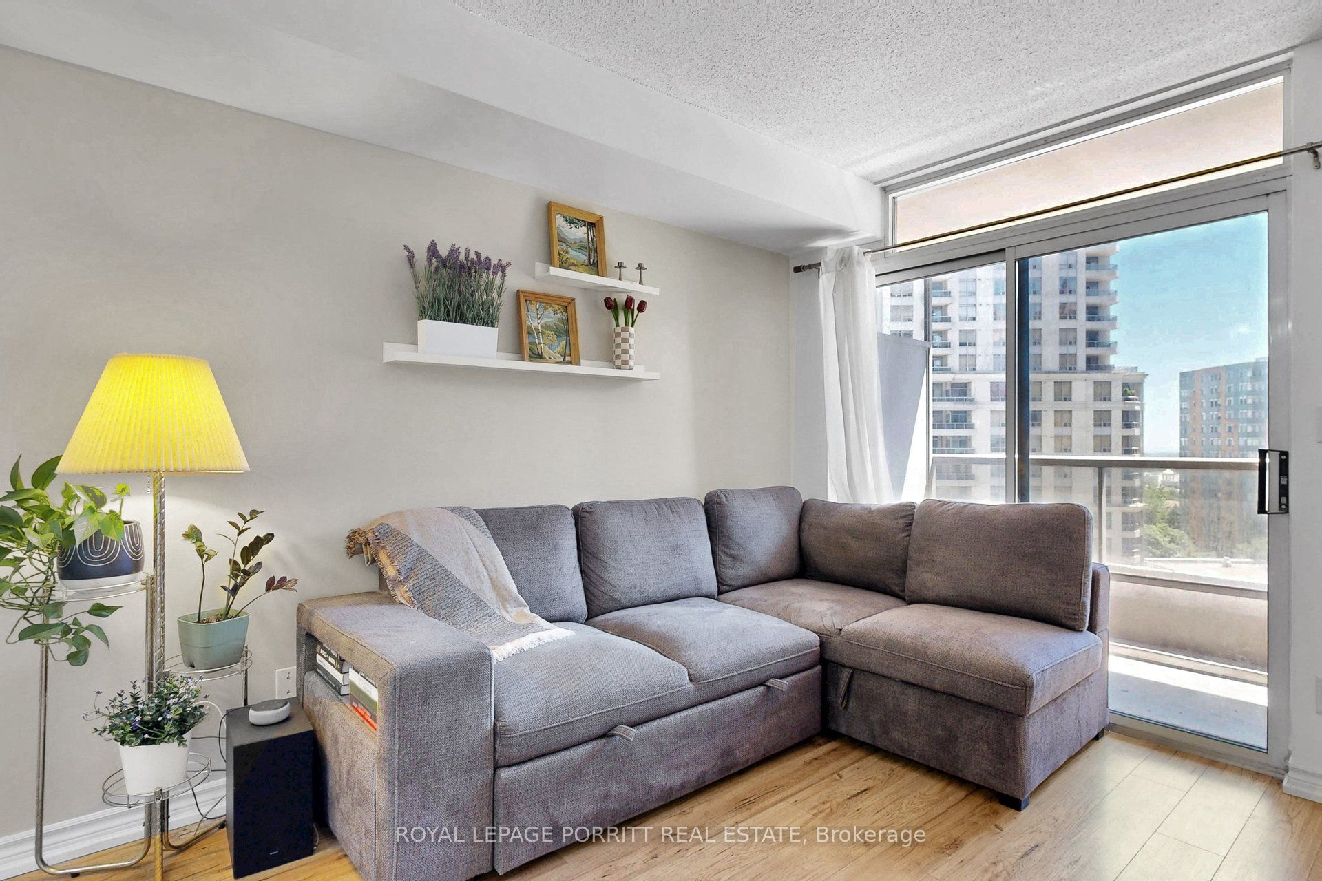 3888 Duke Of York Boulevard 927 Property Photo 17