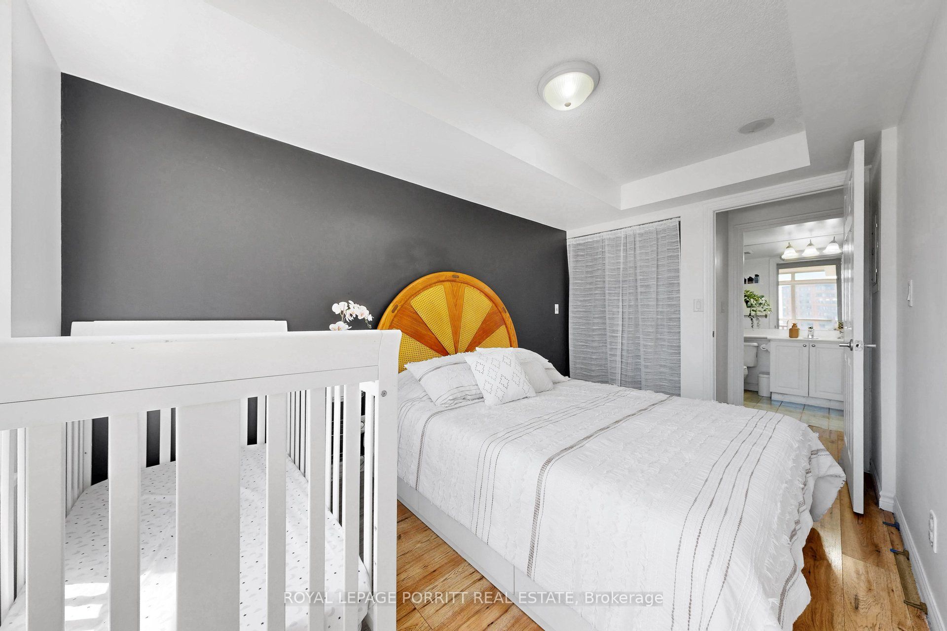 3888 Duke Of York Boulevard 927 Property Photo 22