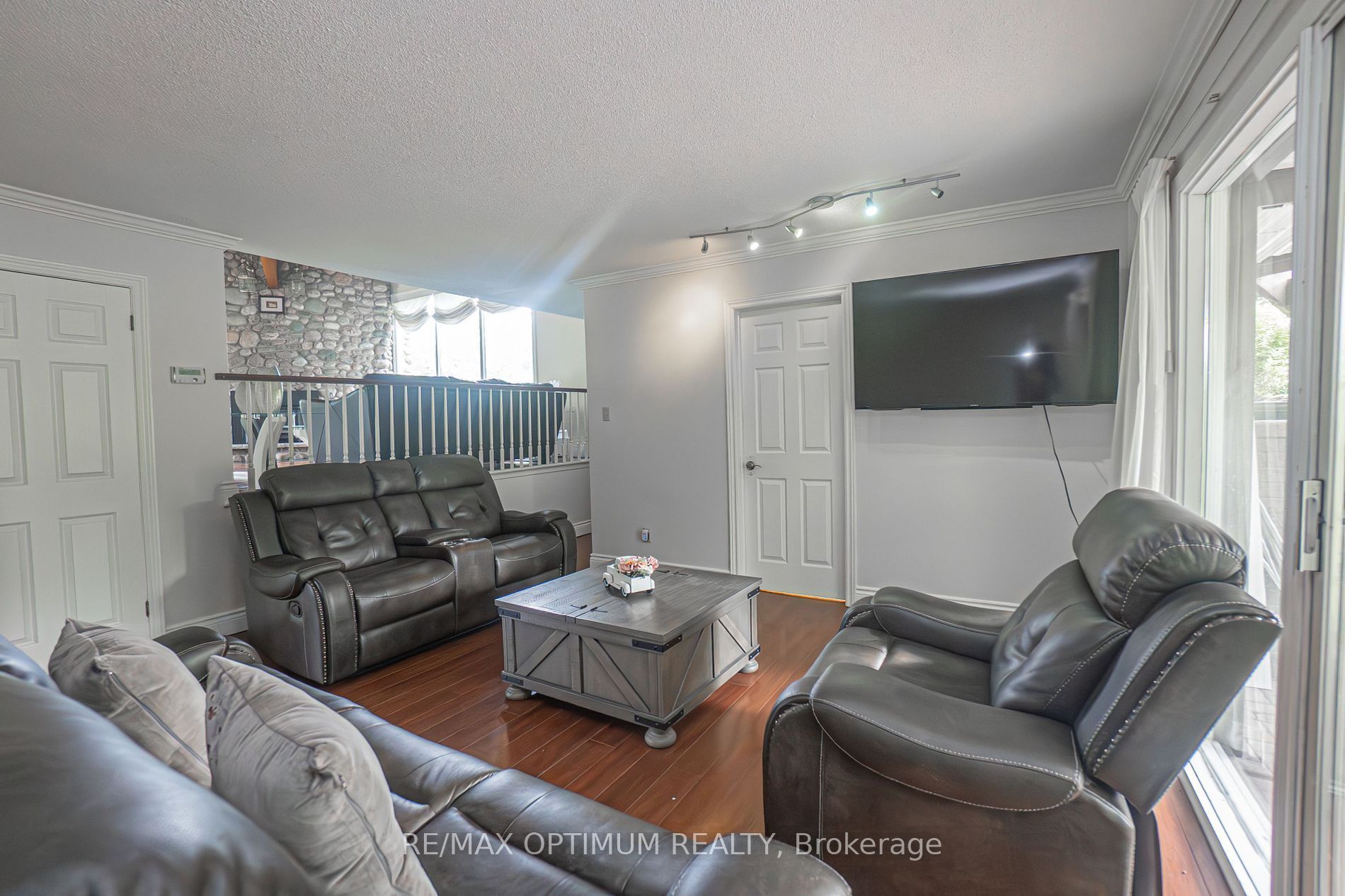 10799 15 Side Road Property Photo 8