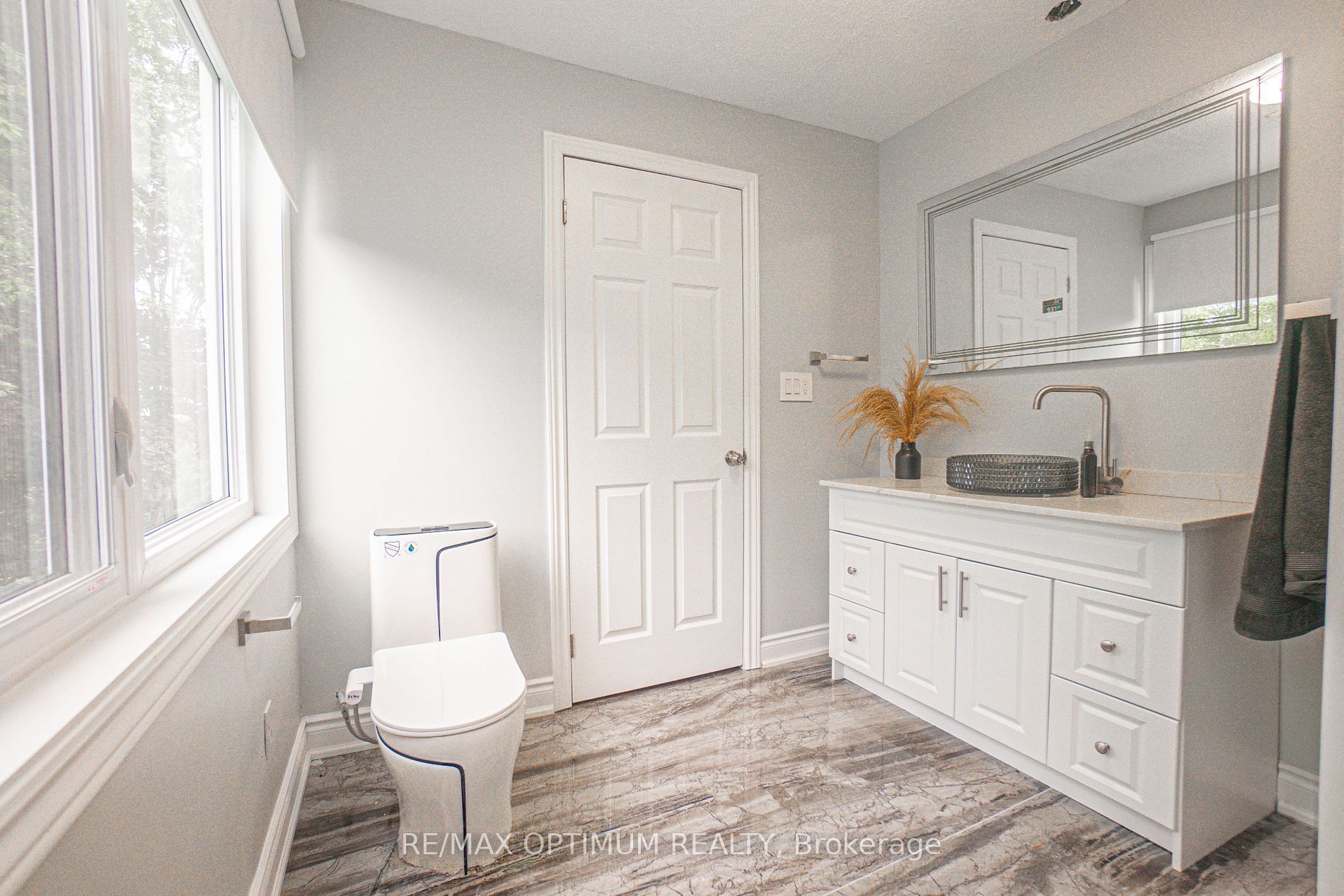 10799 15 Side Road Property Photo 22