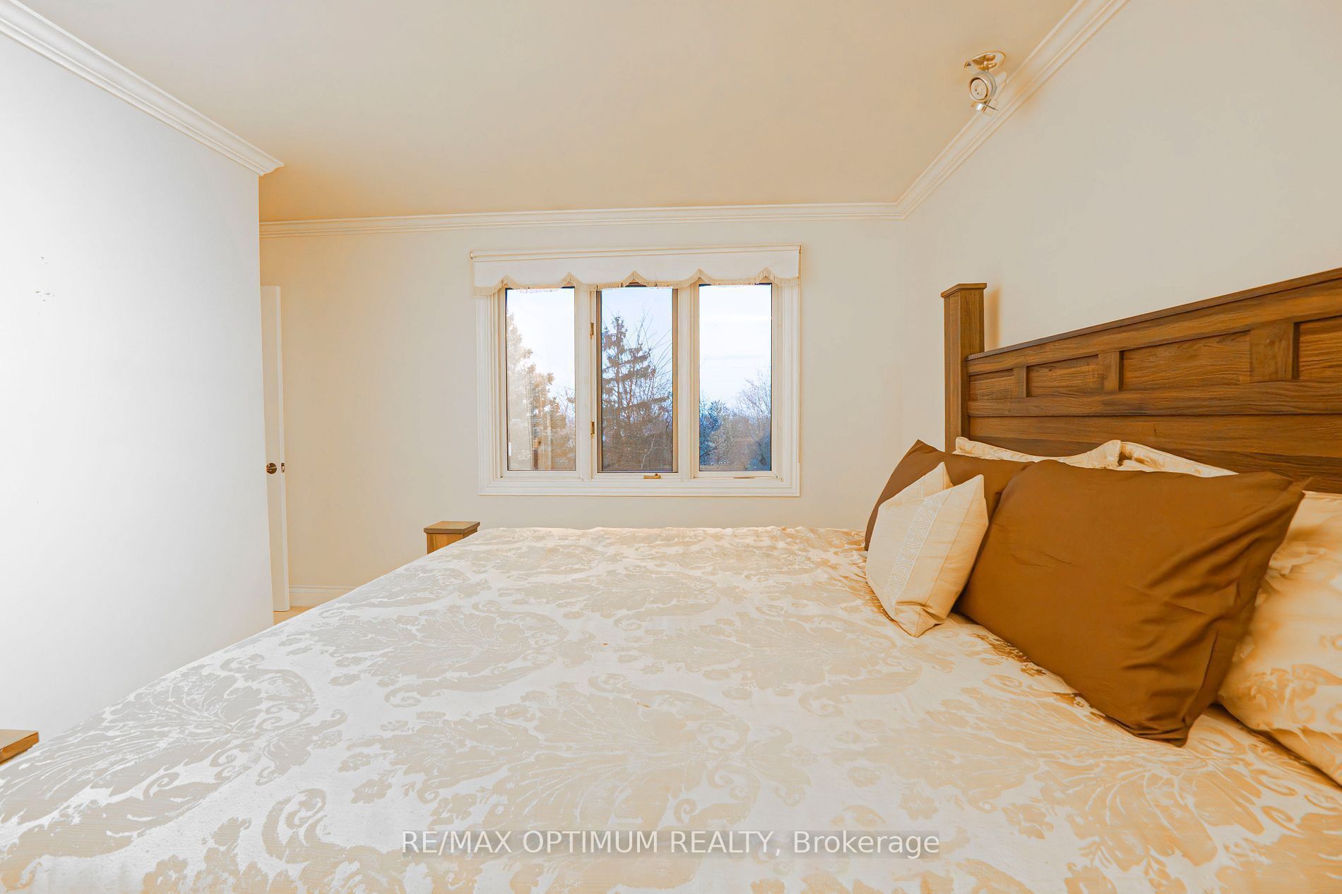 10799 15 Side Road Property Photo 29