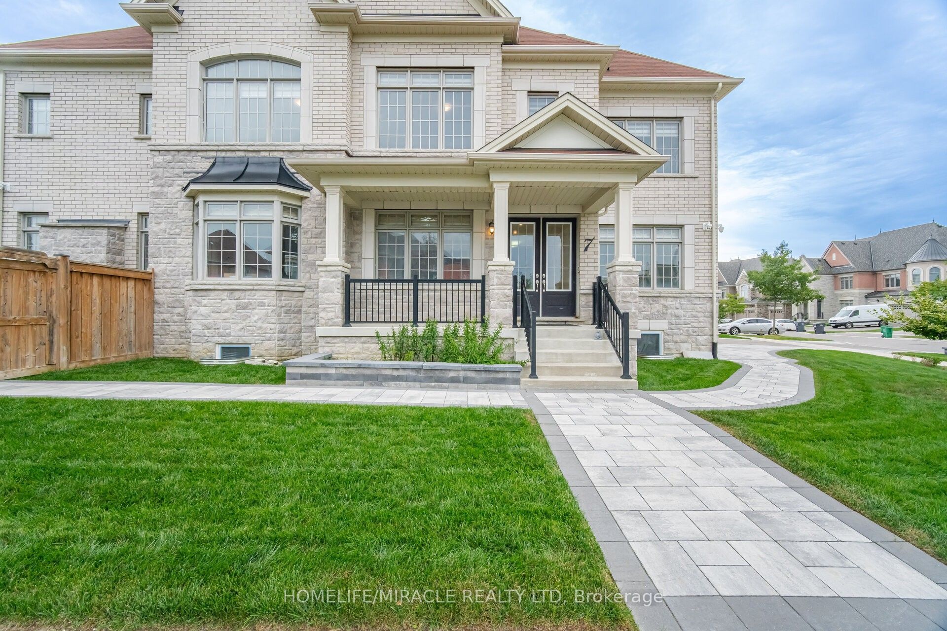 7 Anatolia Street Property Photo 3