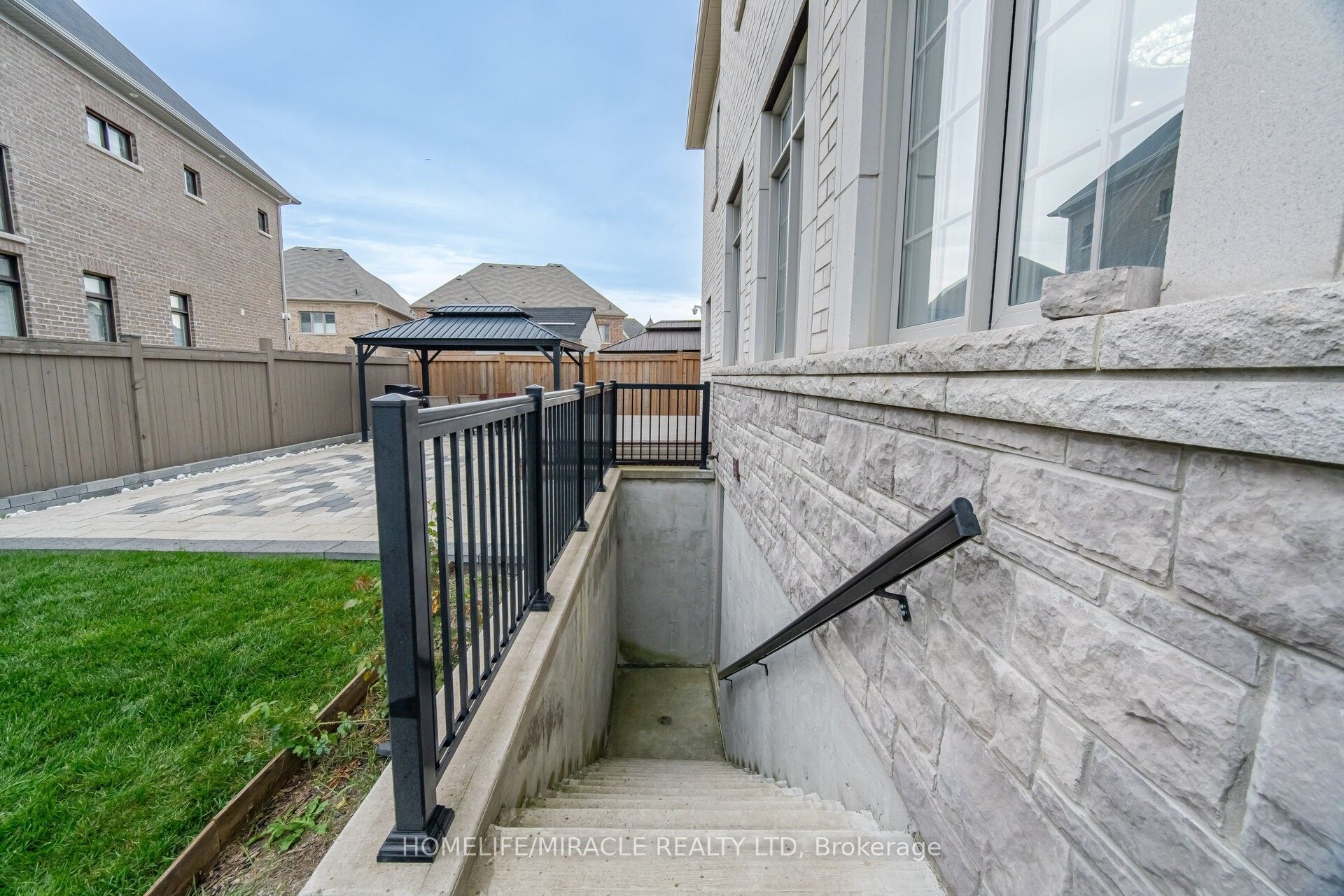 7 Anatolia Street Property Photo 31
