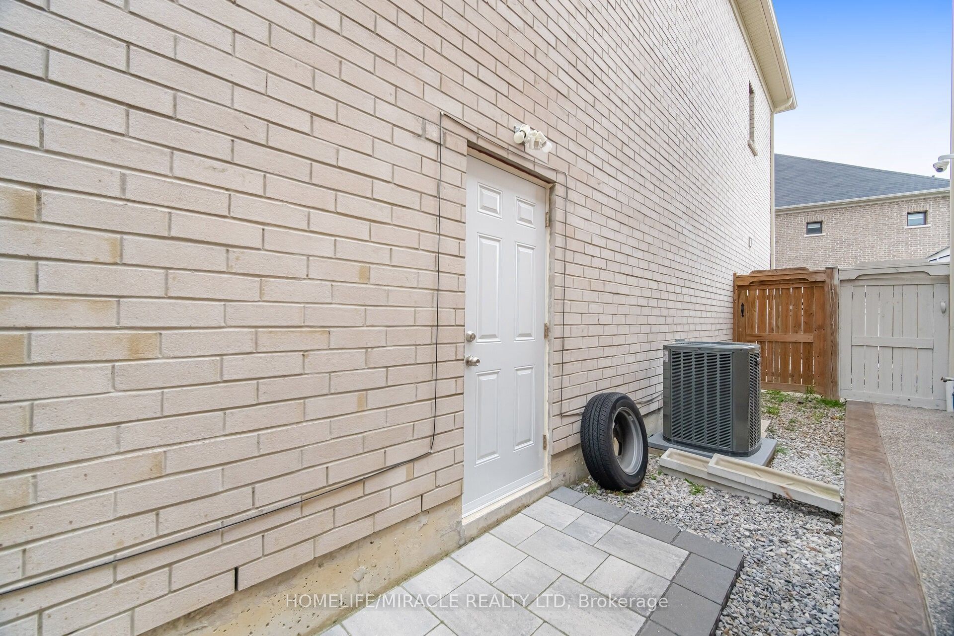 7 Anatolia Street Property Photo 34