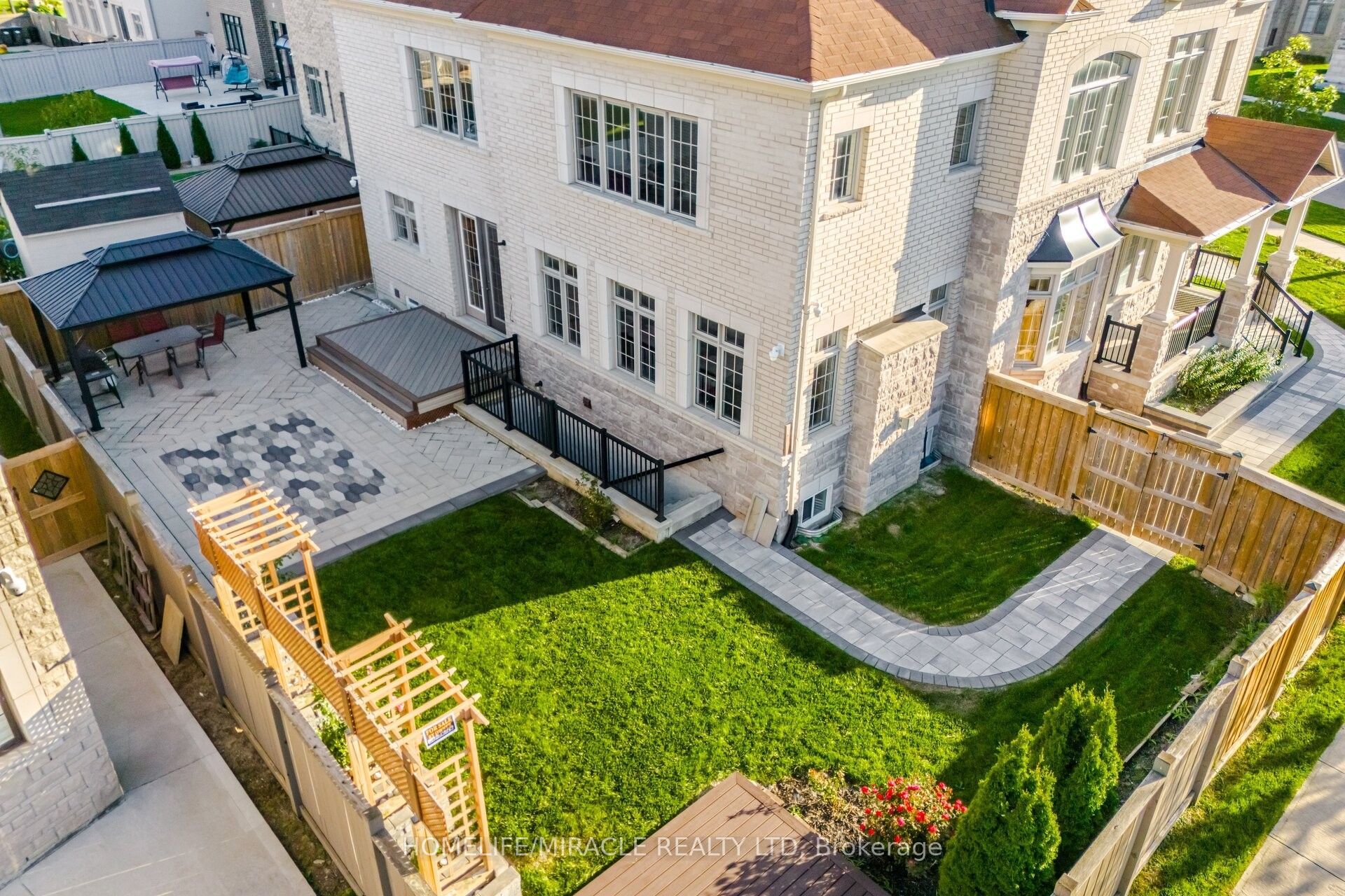 7 Anatolia Street Property Photo 40