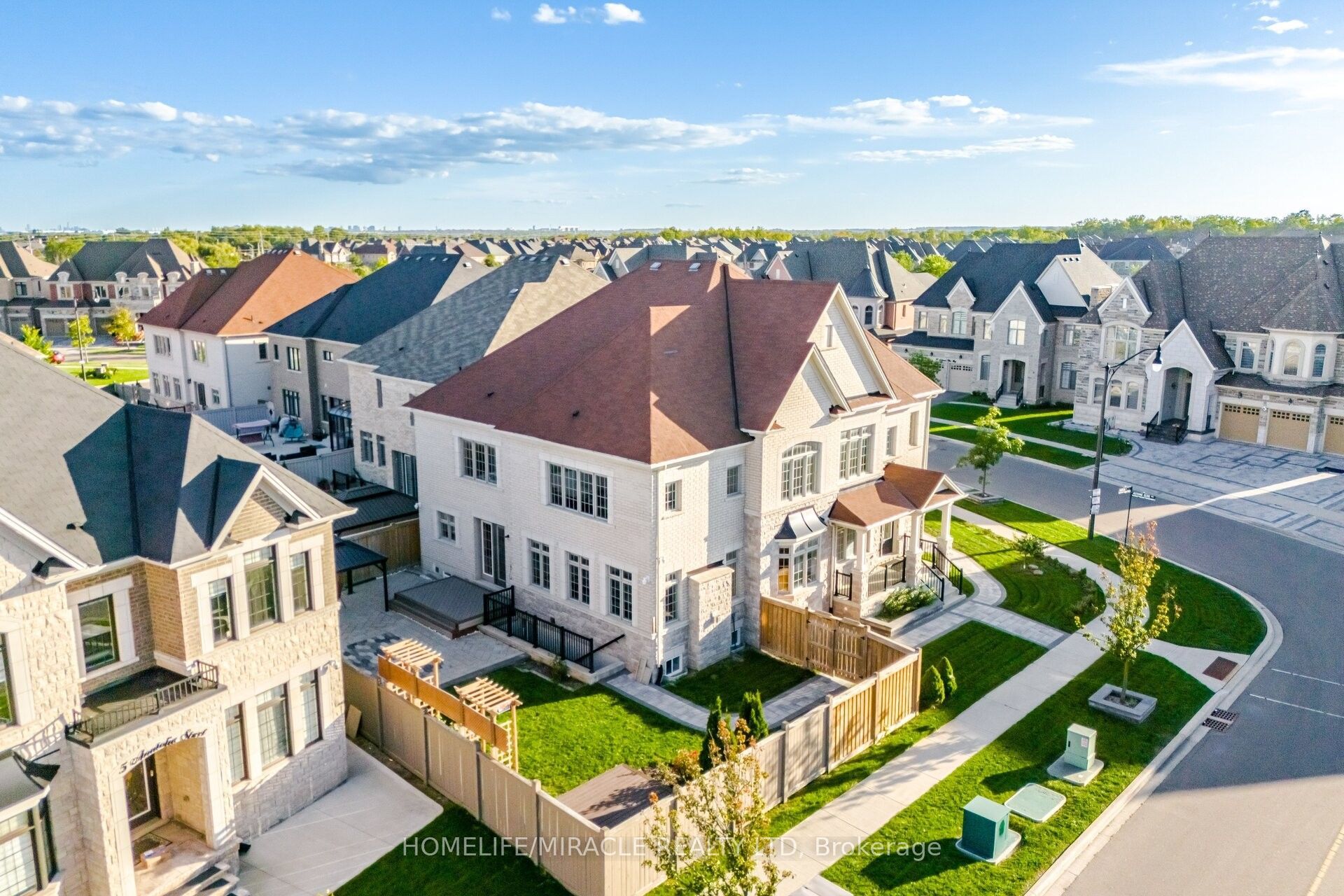 7 Anatolia Street Property Photo 41