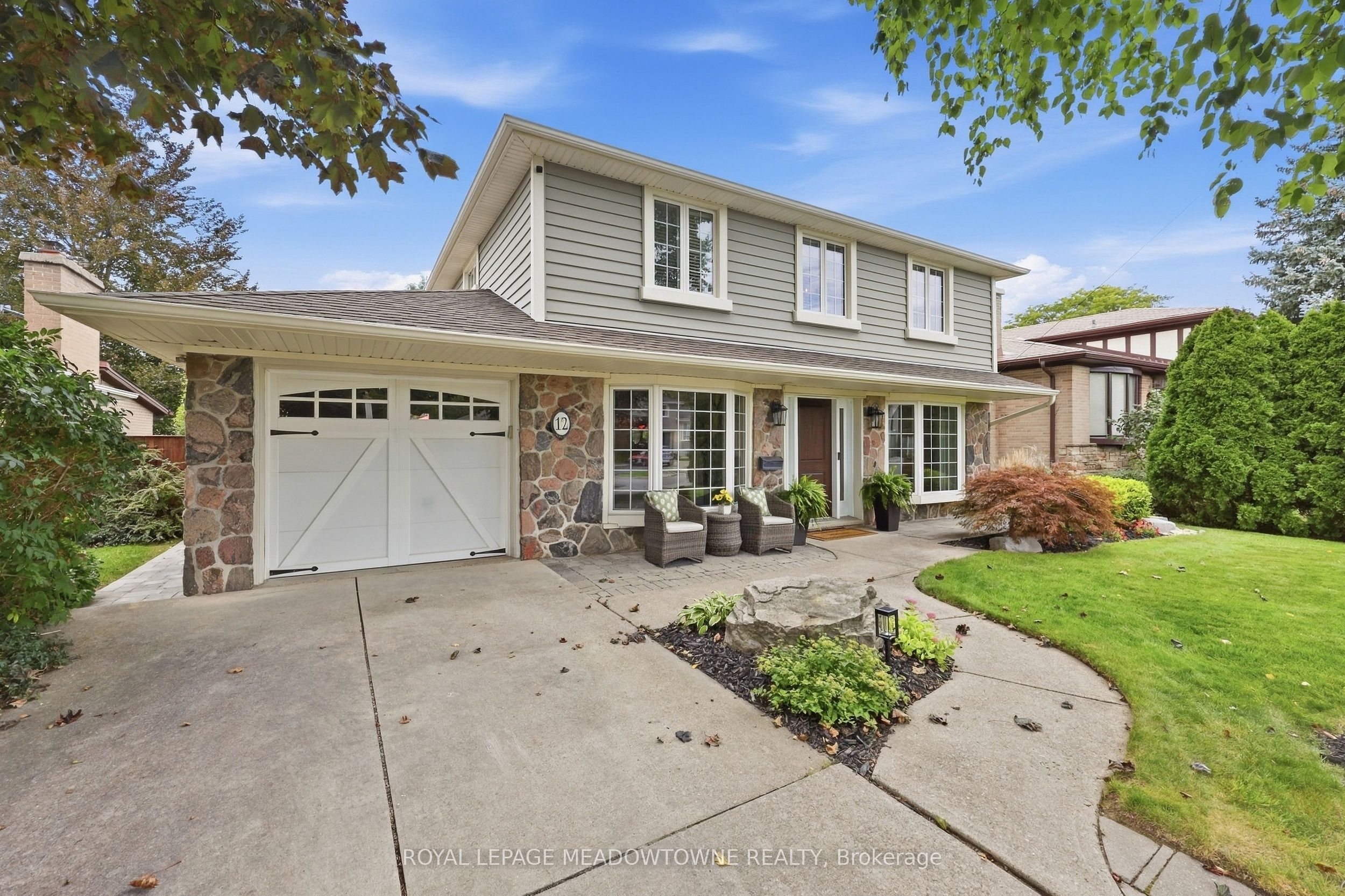 12 Cheltenham Court Property Photo 4