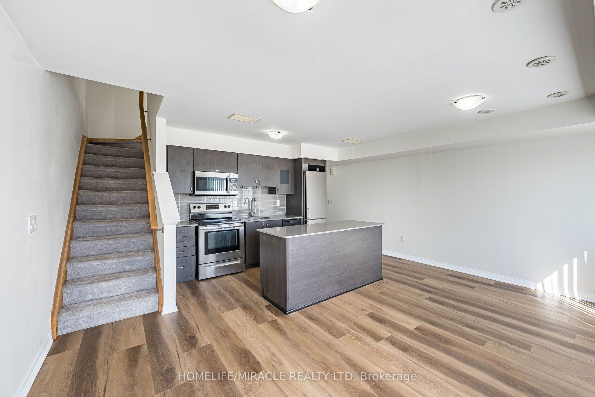 161 William Duncan Road 8 Property Photo 15