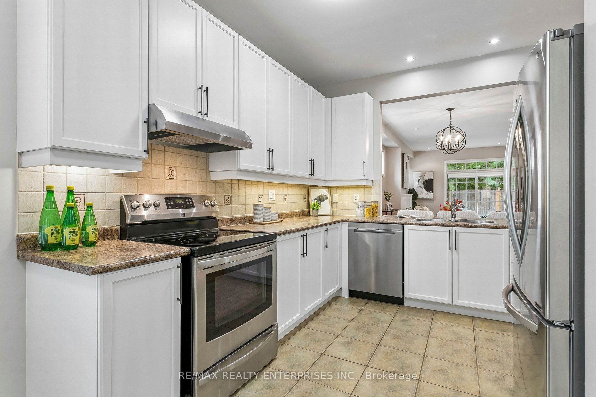 1633 Northmount Avenue 39 Property Photo 2