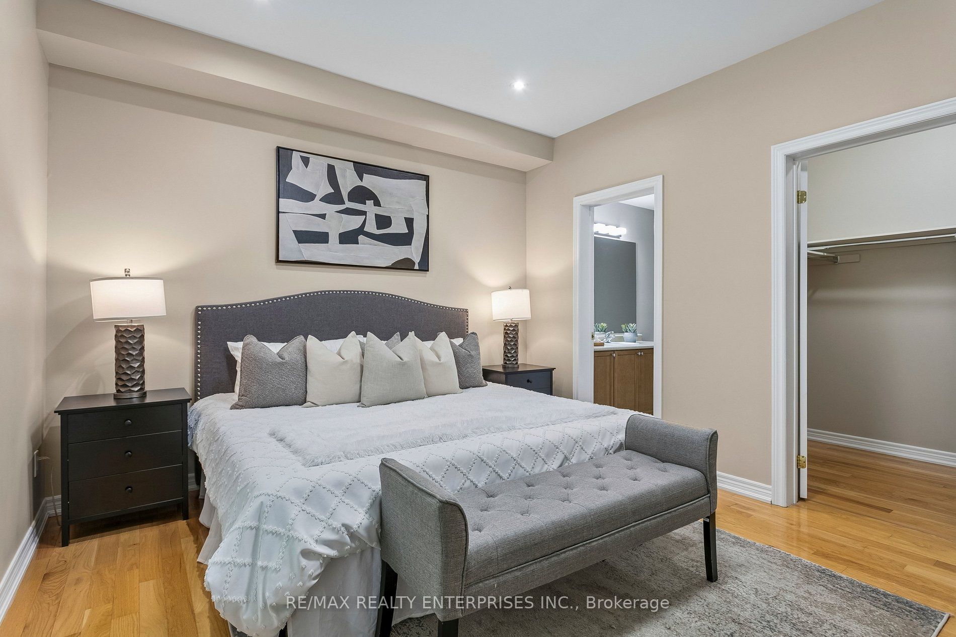 1633 Northmount Avenue 39 Property Photo 6
