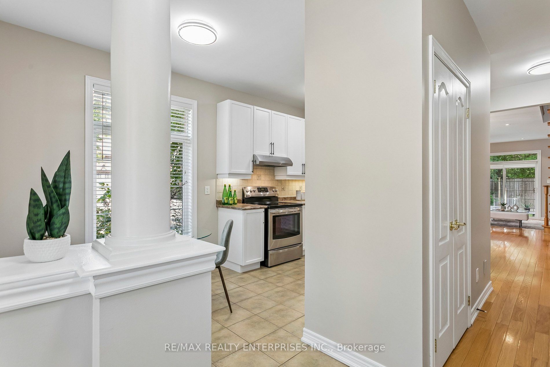 1633 Northmount Avenue 39 Property Photo 14