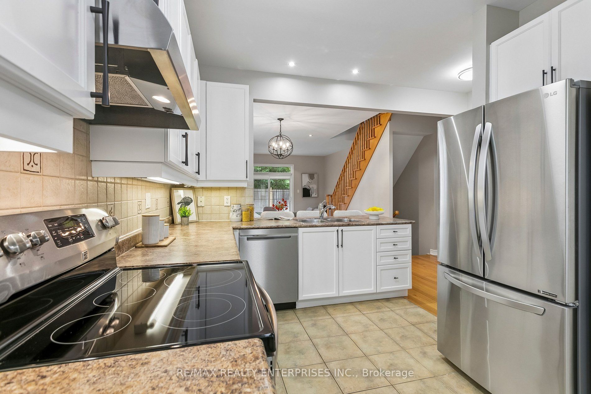 1633 Northmount Avenue 39 Property Photo 16