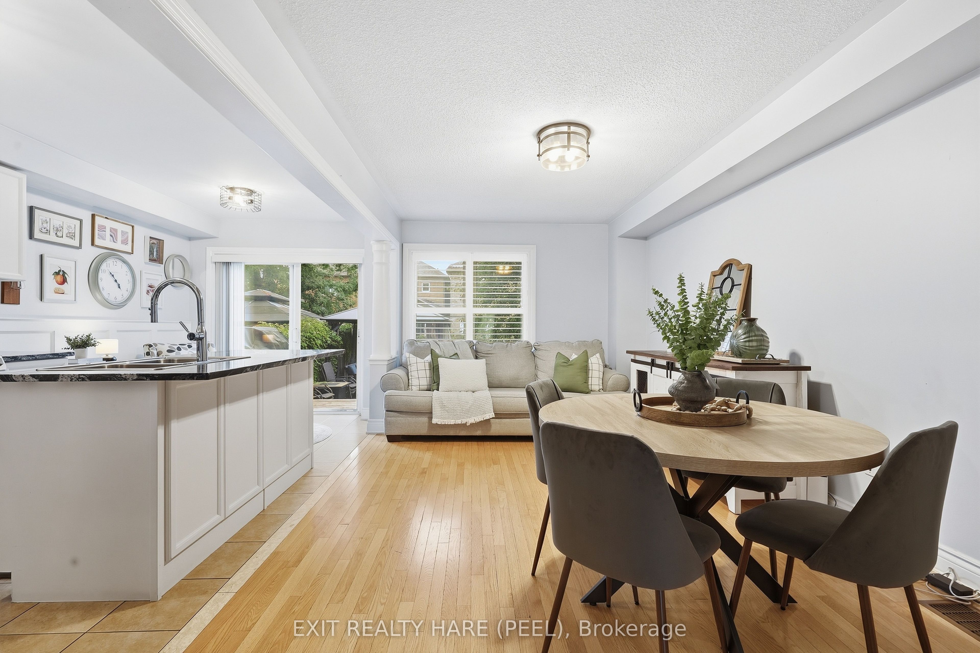 24 Snowberry Crescent Property Photo 4