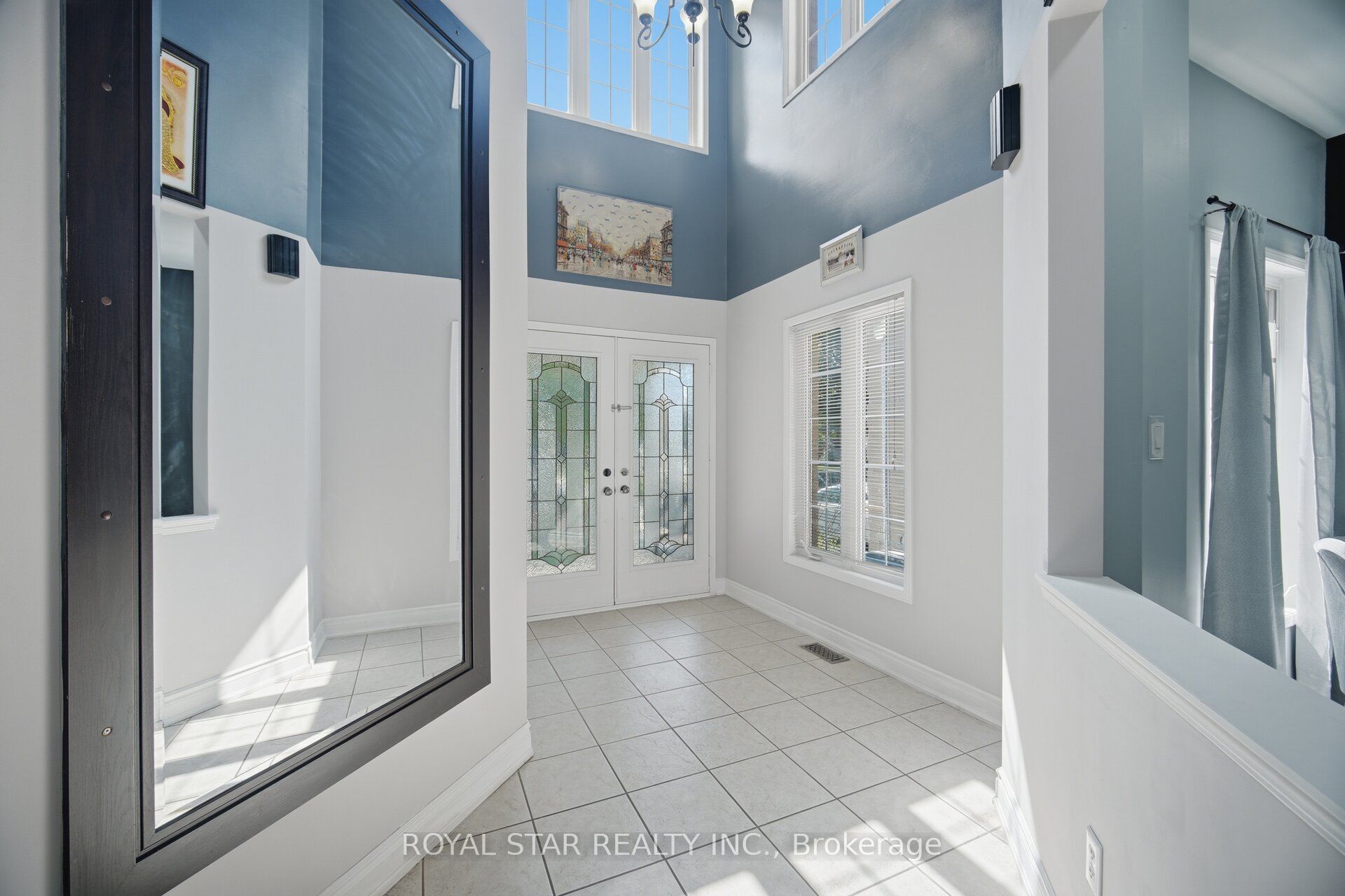 18 Summer Mist Court Property Photo 5