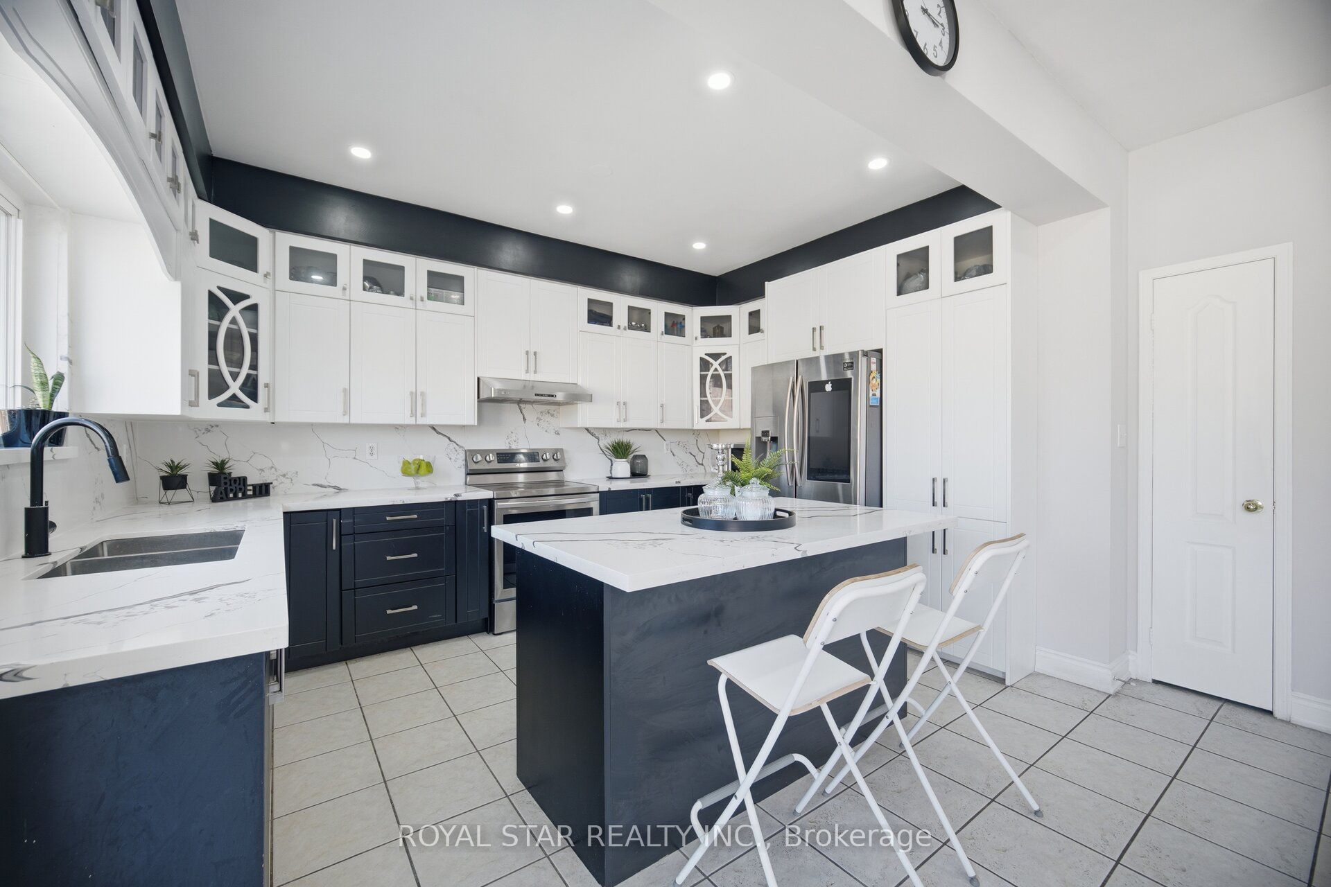 18 Summer Mist Court Property Photo 10