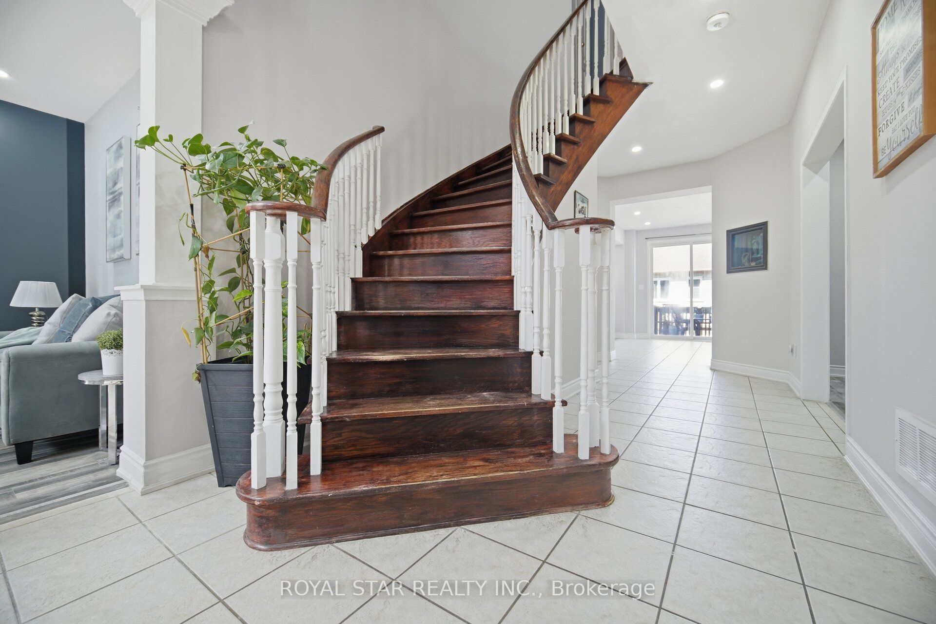18 Summer Mist Court Property Photo 23