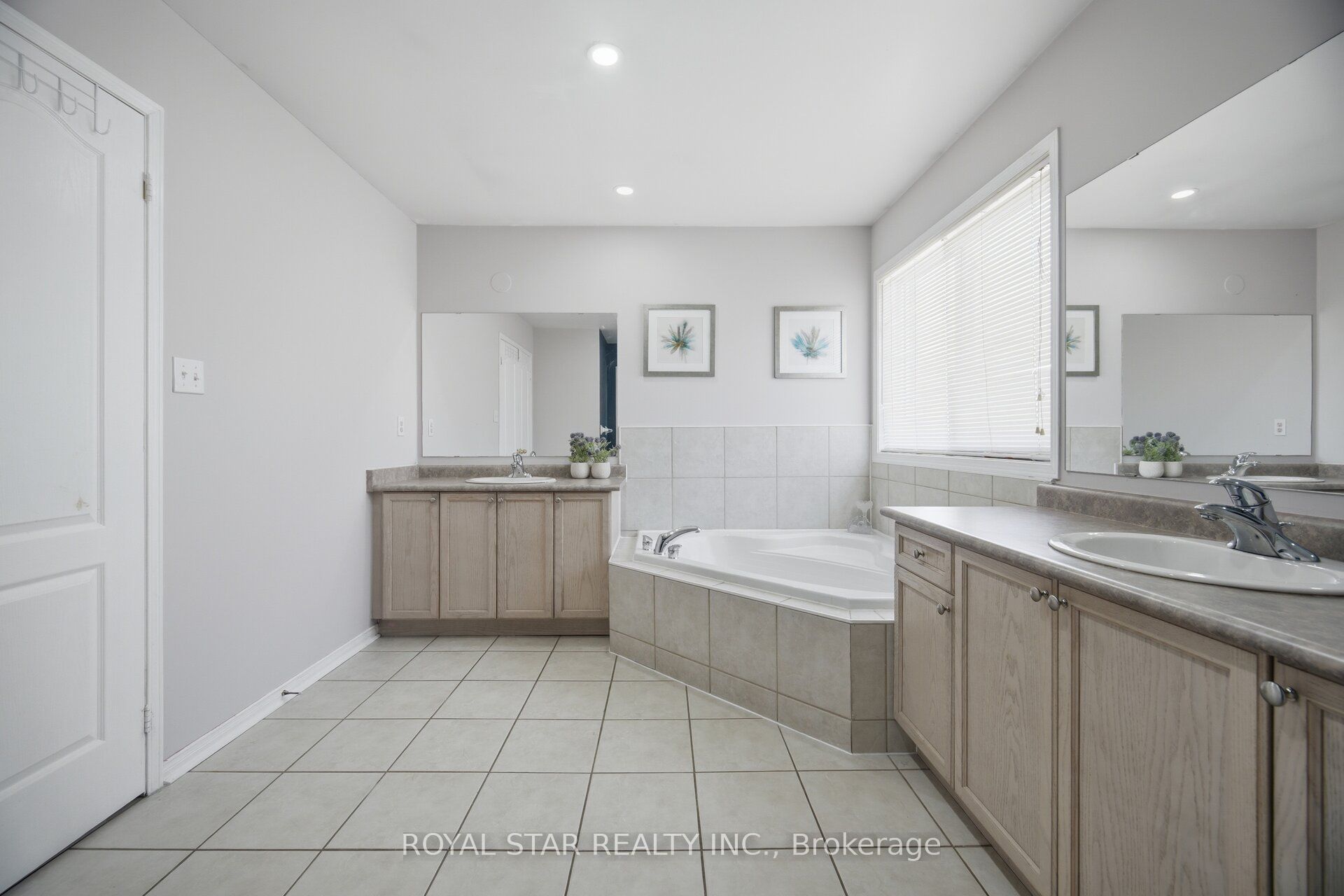 18 Summer Mist Court Property Photo 26