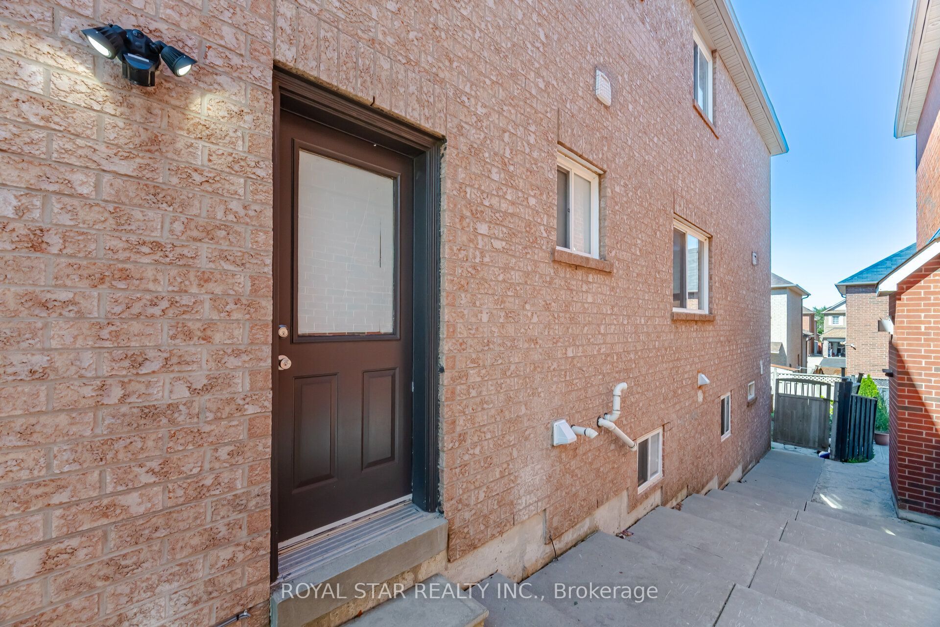 18 Summer Mist Court Property Photo 47