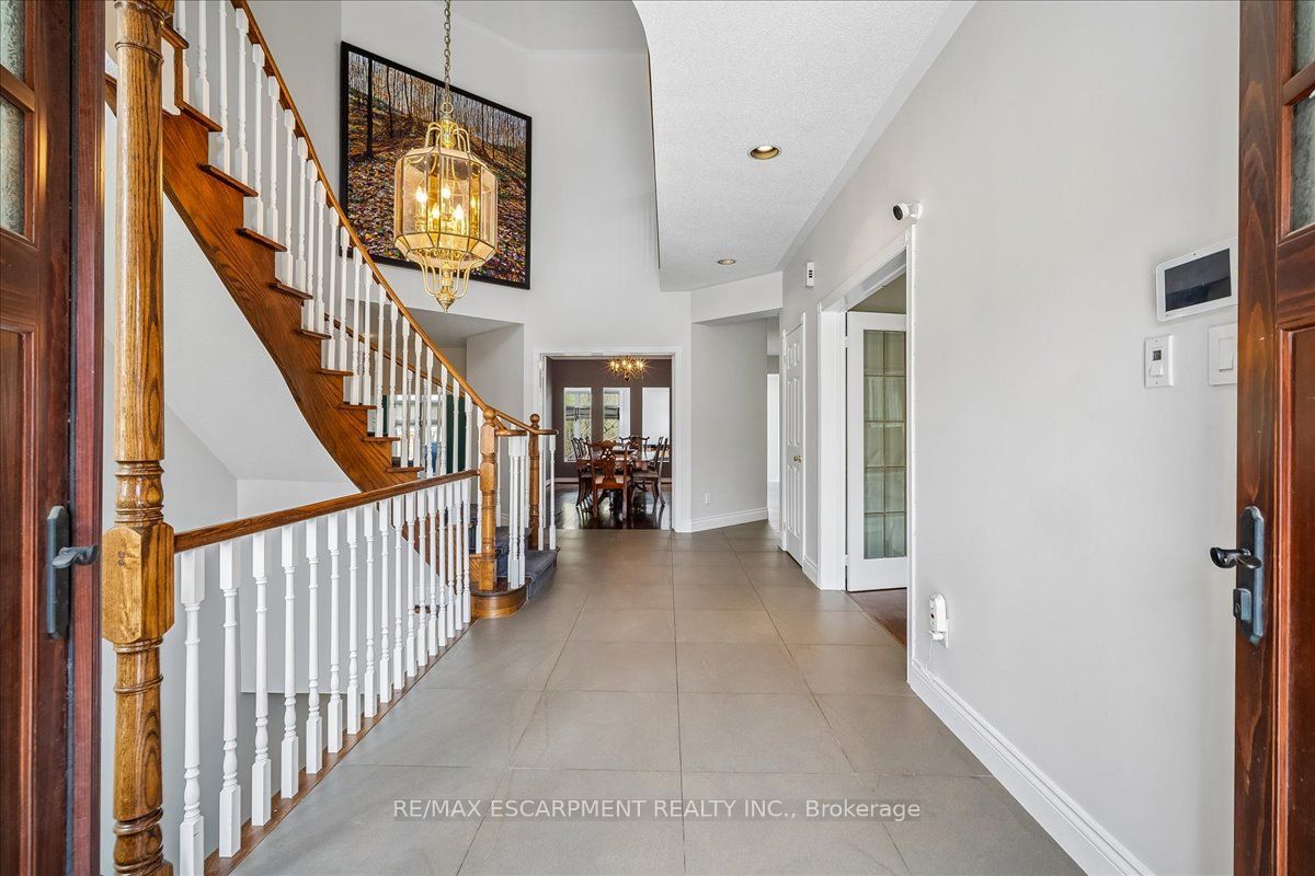 2203 Winding Woods Drive Property Photo 3