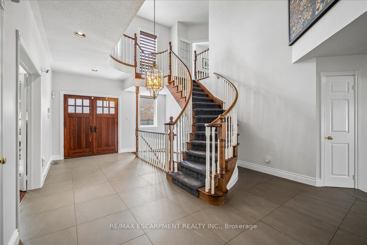 2203 Winding Woods Drive Property Photo 4
