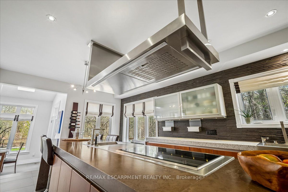 2203 Winding Woods Drive Property Photo 14