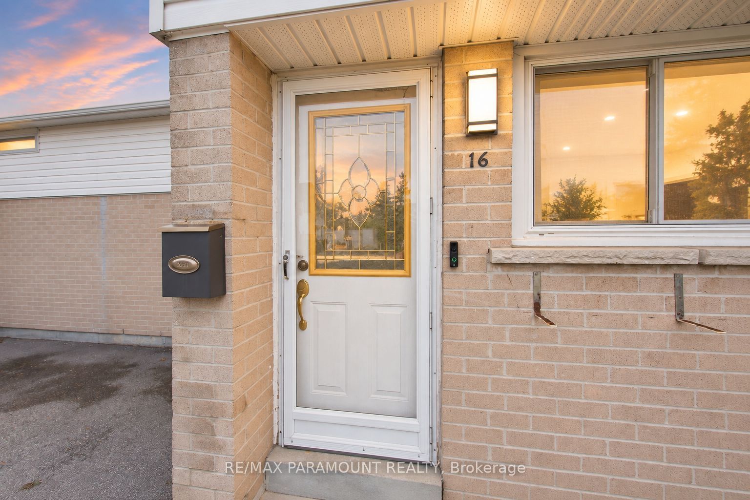 16 Gleneaden Court Property Photo 6