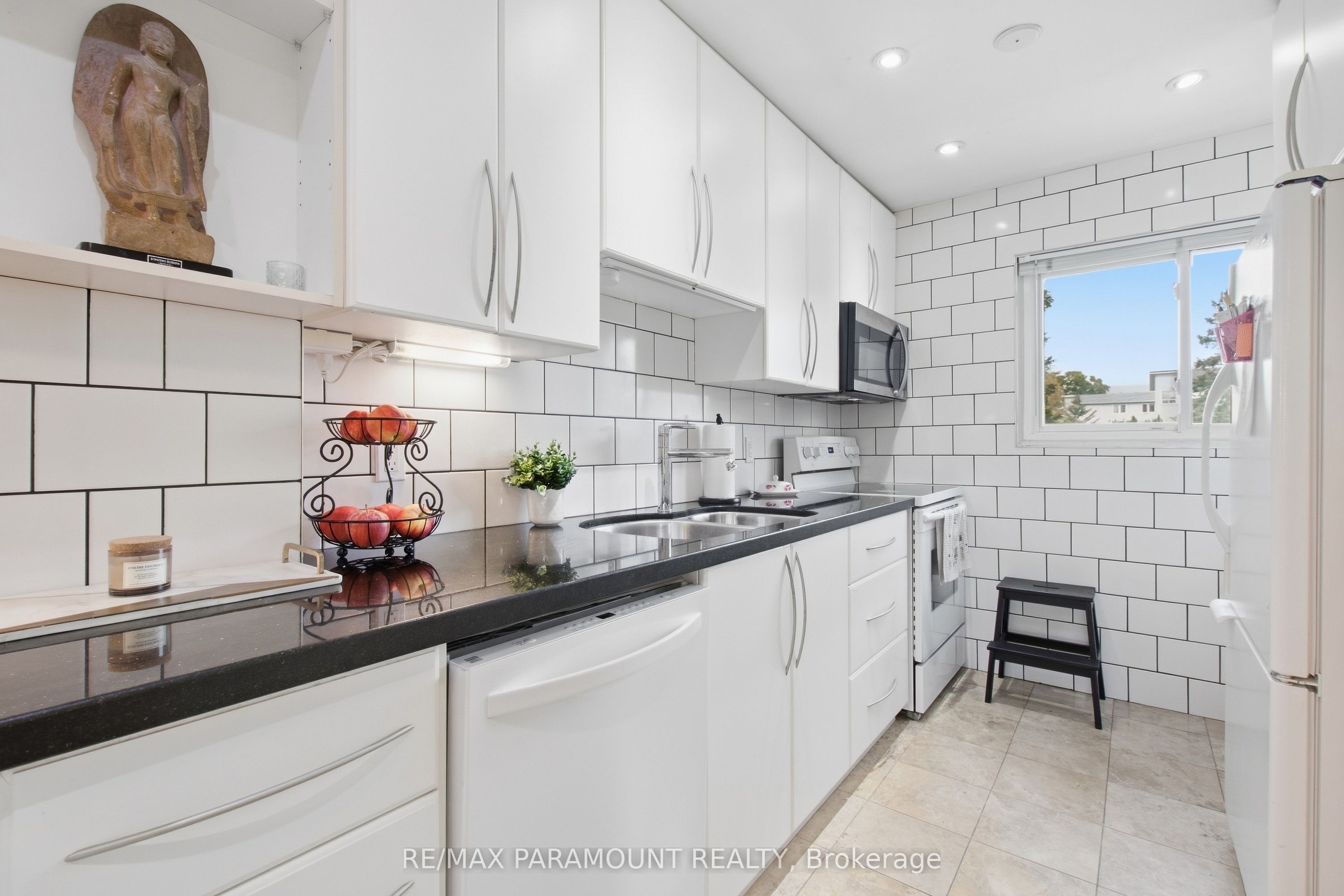 16 Gleneaden Court Property Photo 10