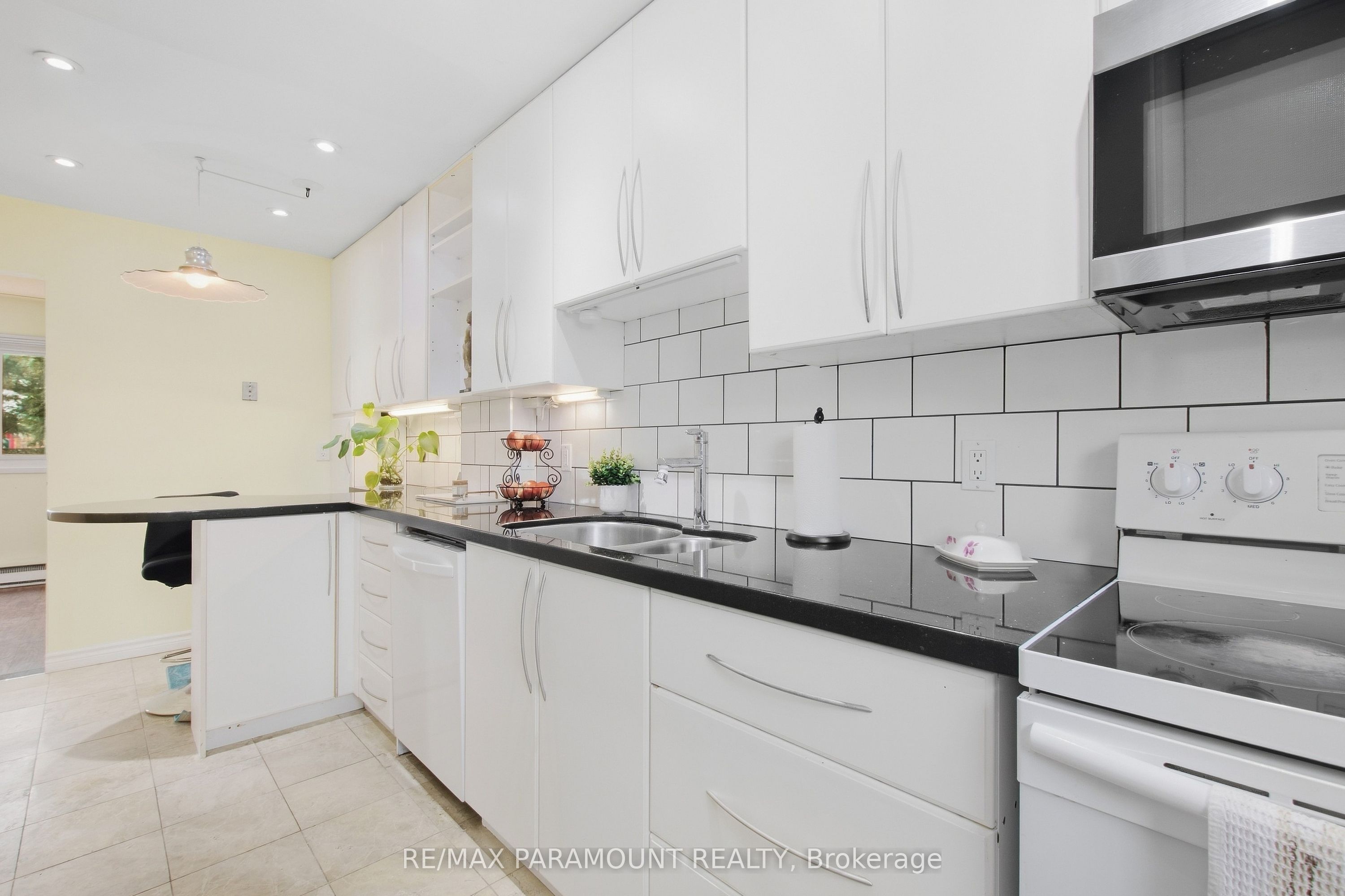 16 Gleneaden Court Property Photo 12