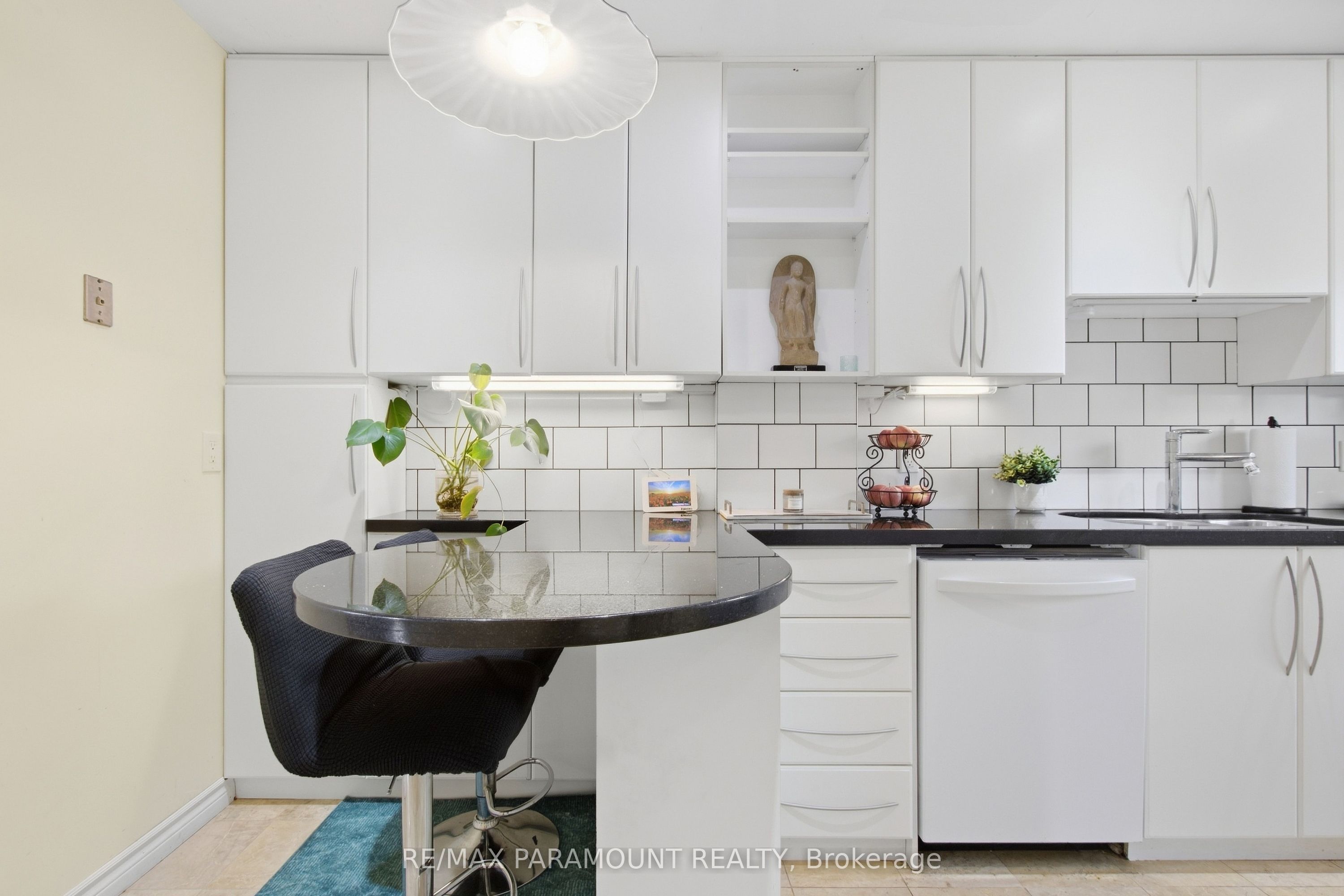 16 Gleneaden Court Property Photo 14