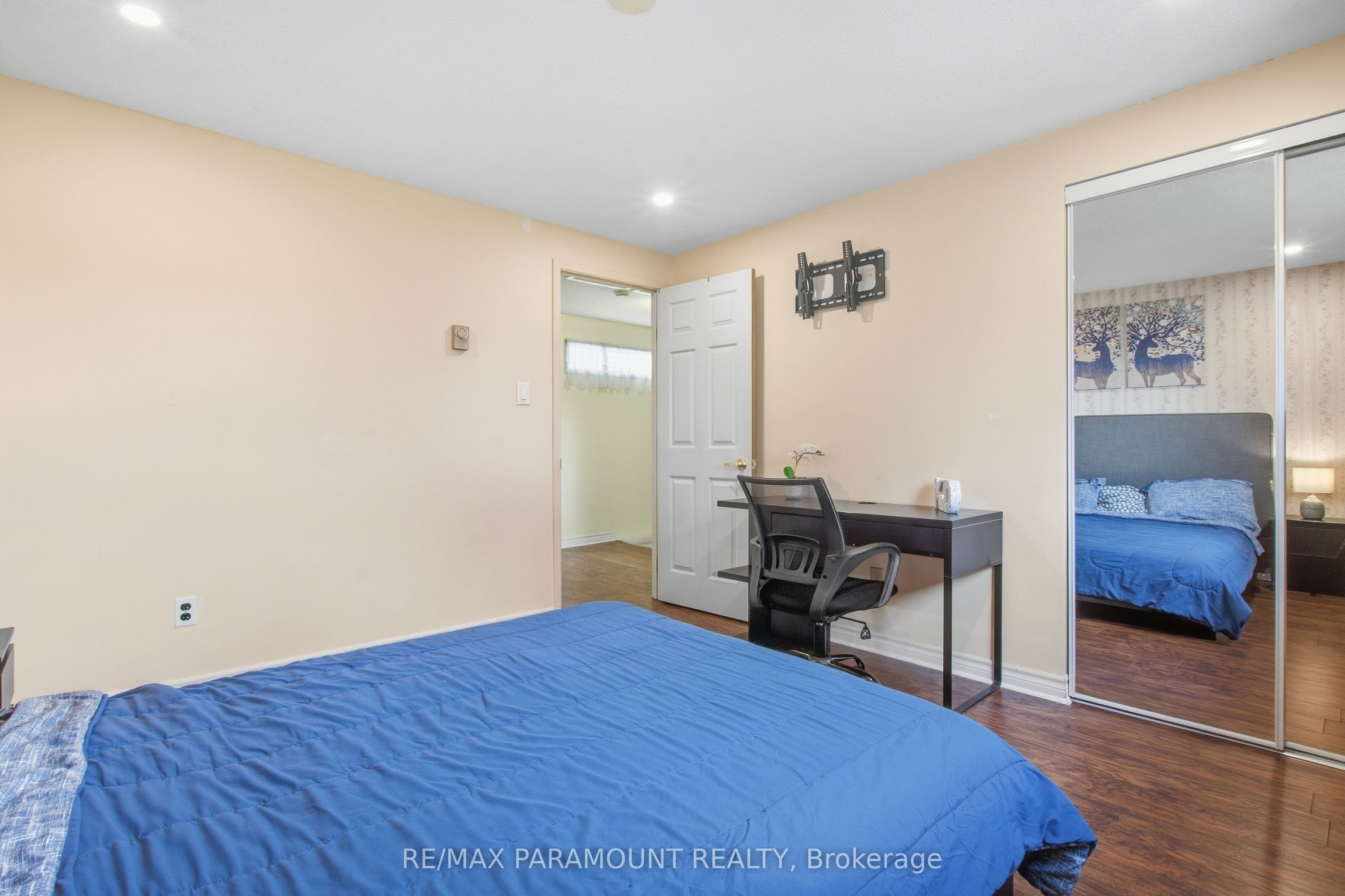 16 Gleneaden Court Property Photo 28
