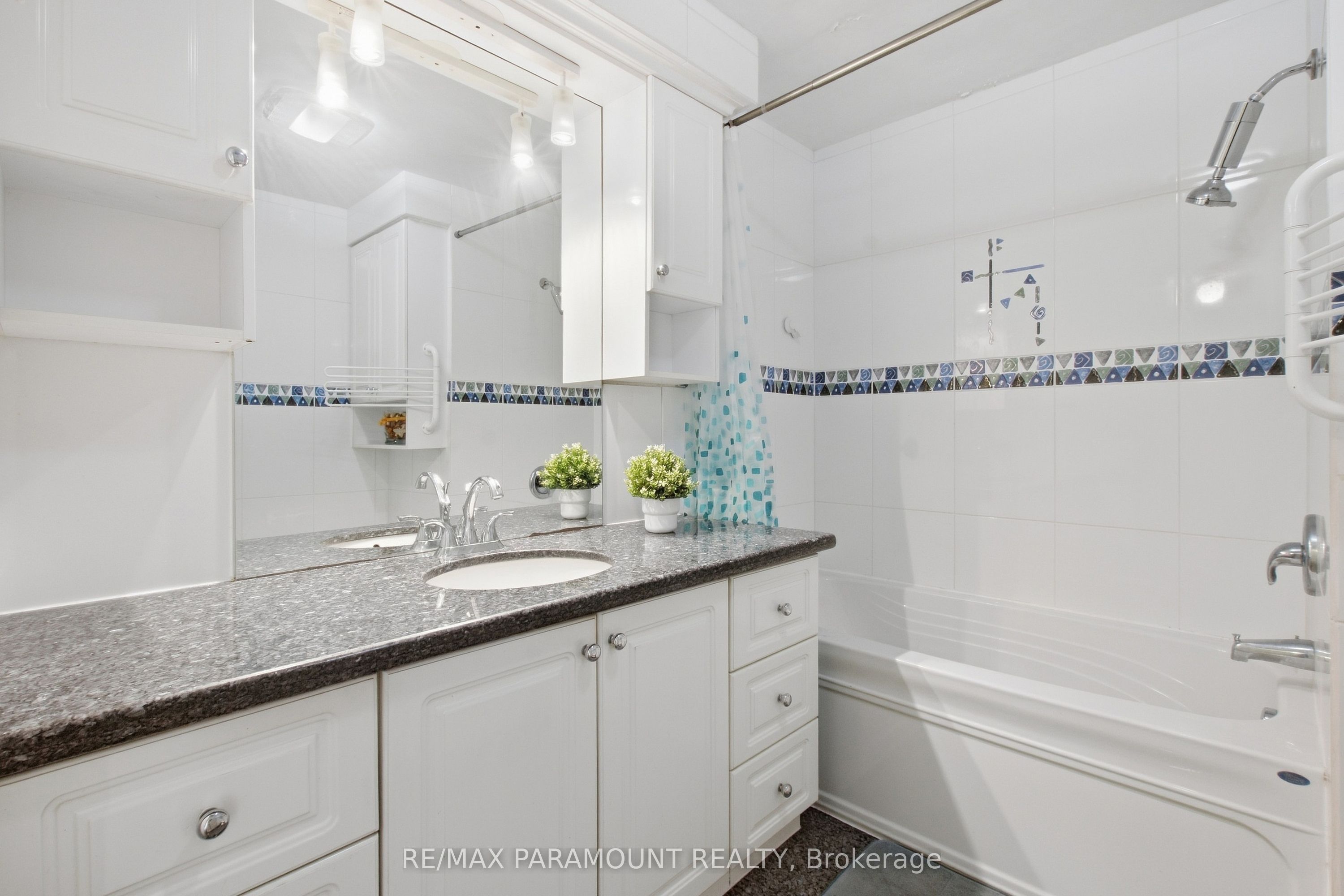 16 Gleneaden Court Property Photo 31