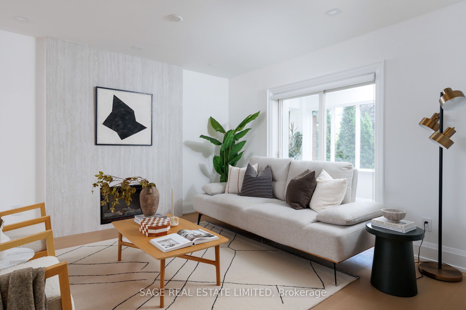 872 Royal York Road Property Photo 7