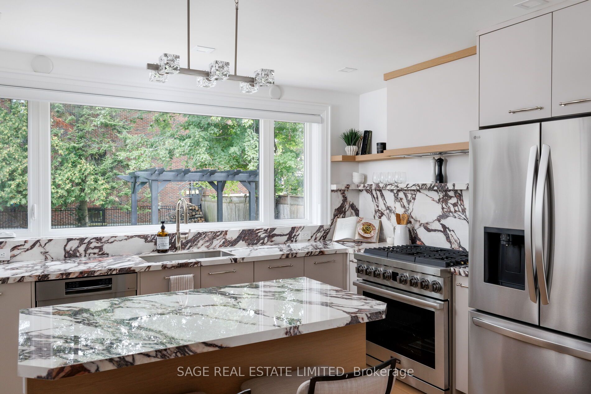 872 Royal York Road Property Photo 19