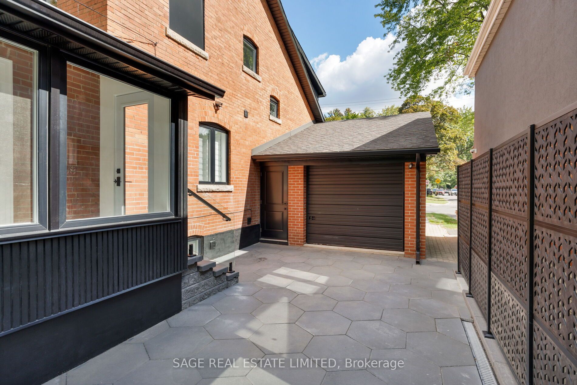 872 Royal York Road Property Photo 26