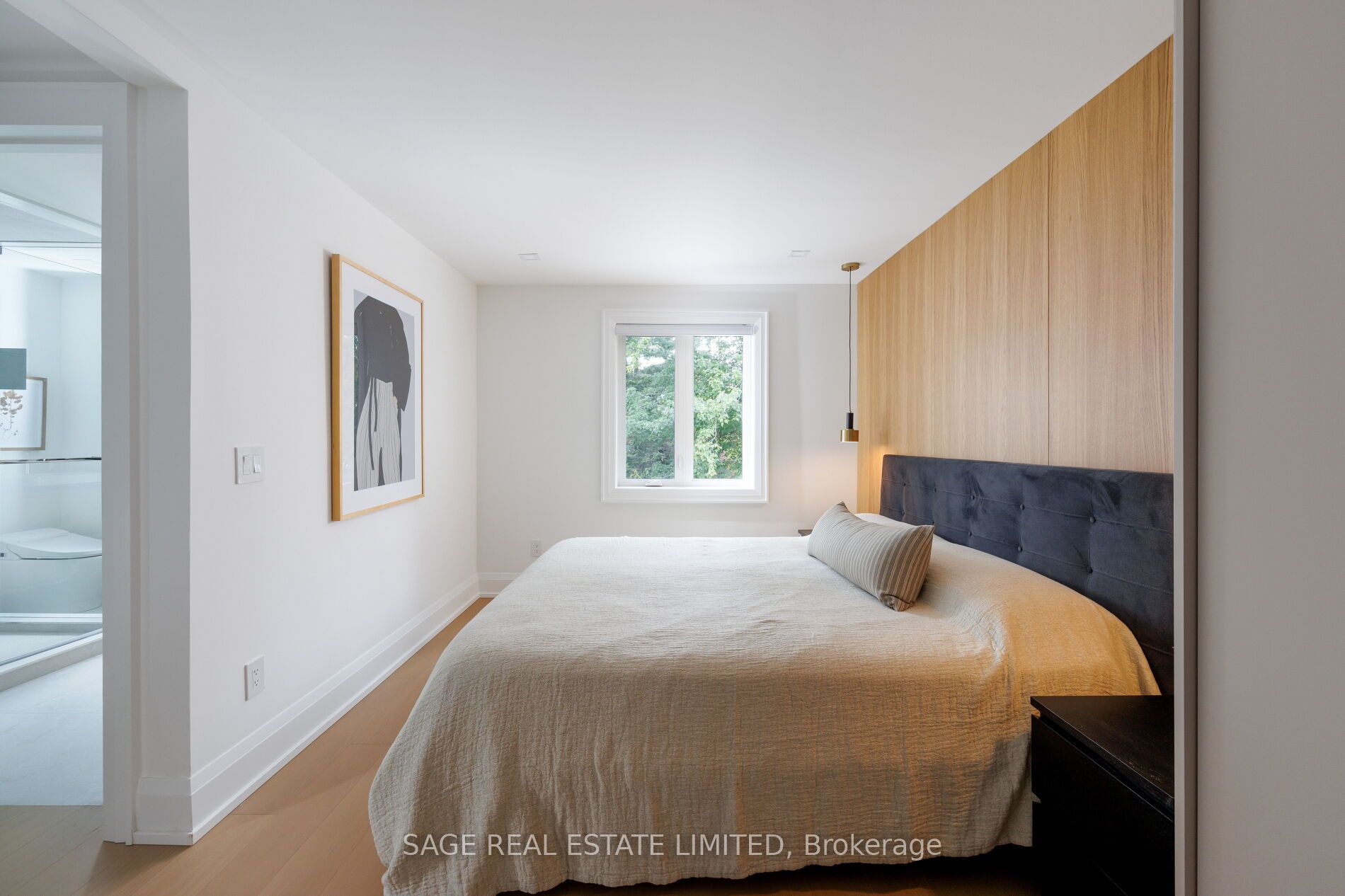 872 Royal York Road Property Photo 32
