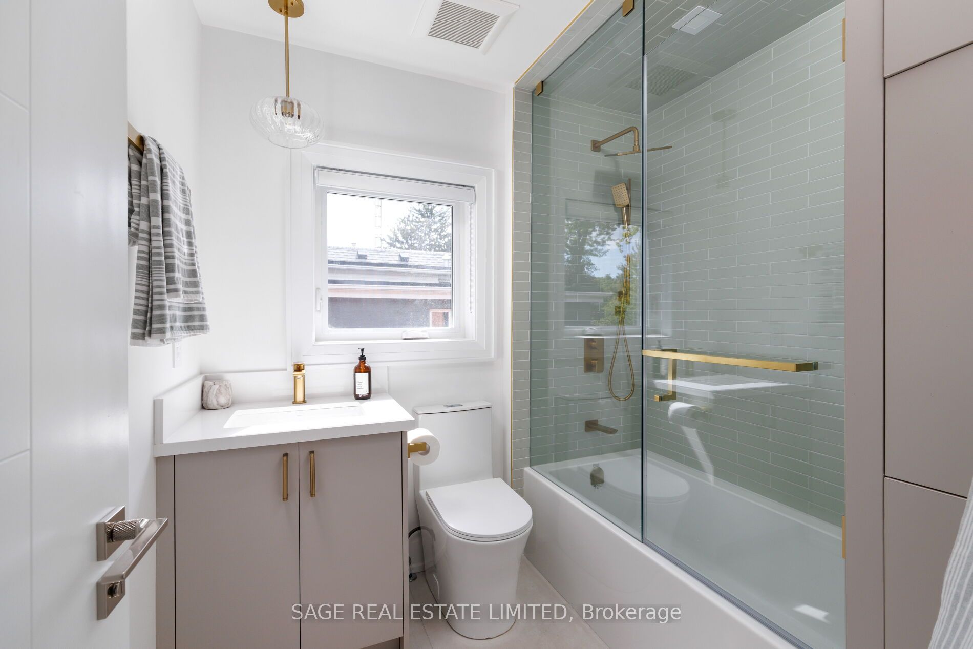 872 Royal York Road Property Photo 40