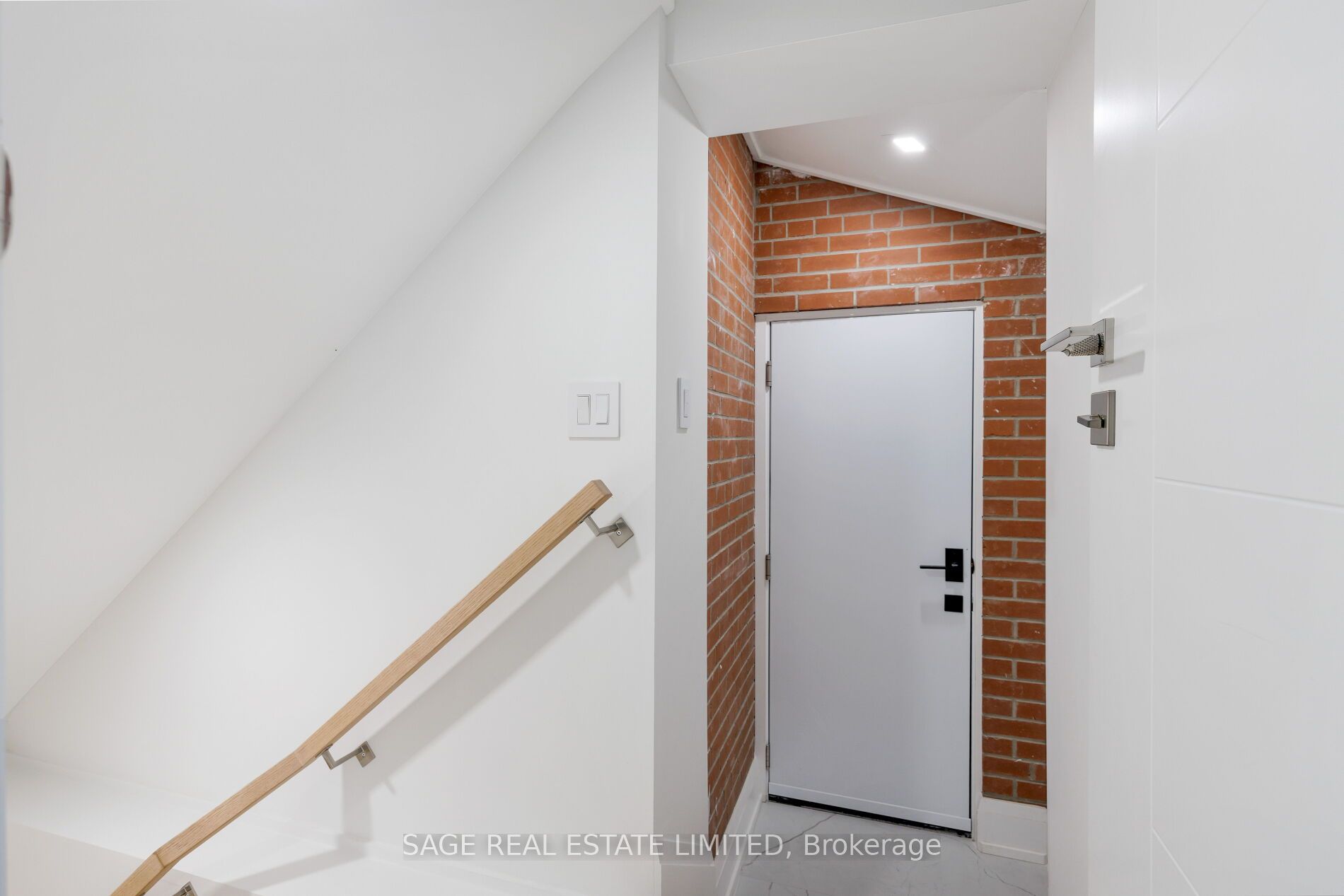 872 Royal York Road Property Photo 41