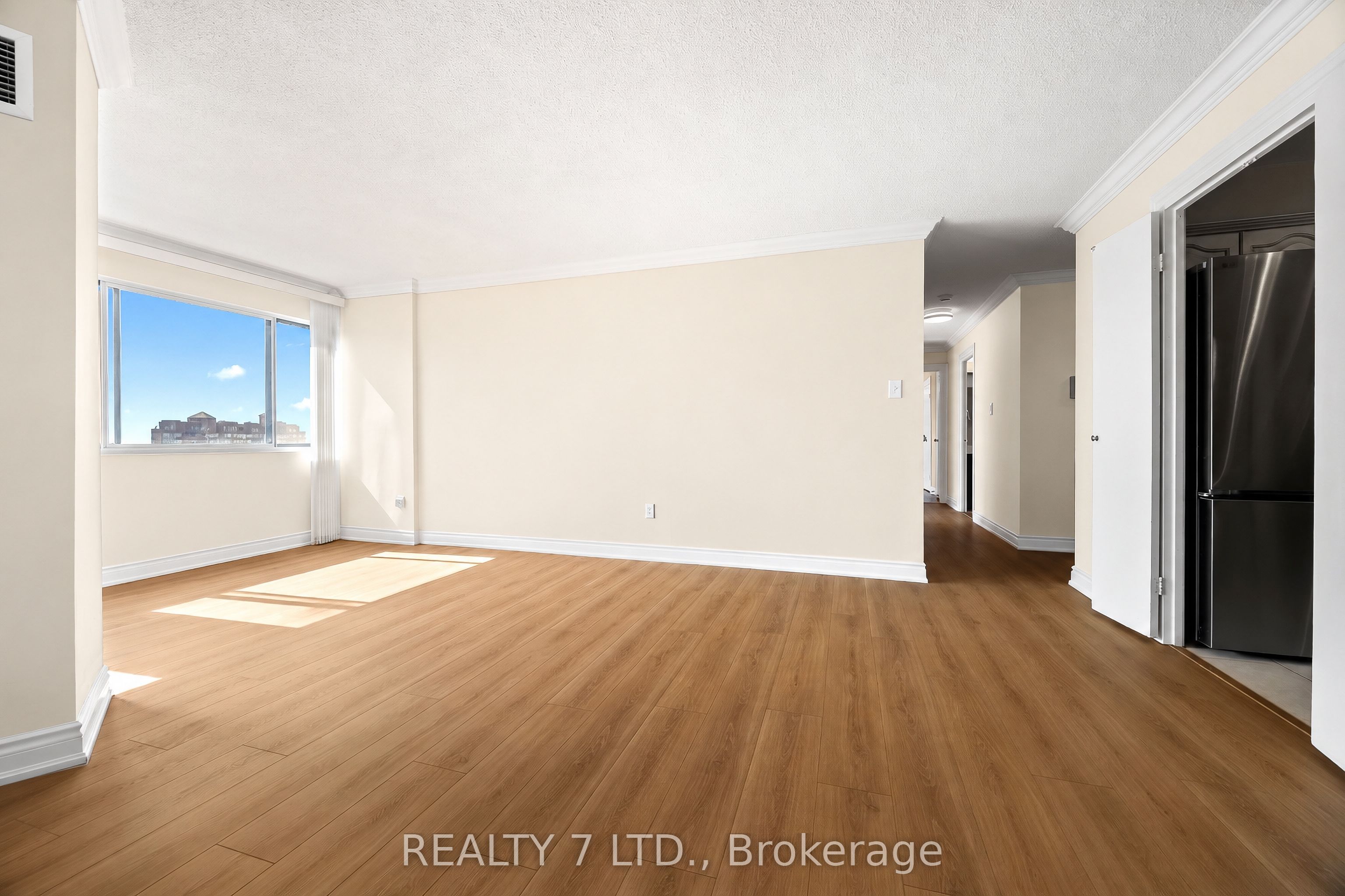50 Elm Drive E 1507 Property Photo 3