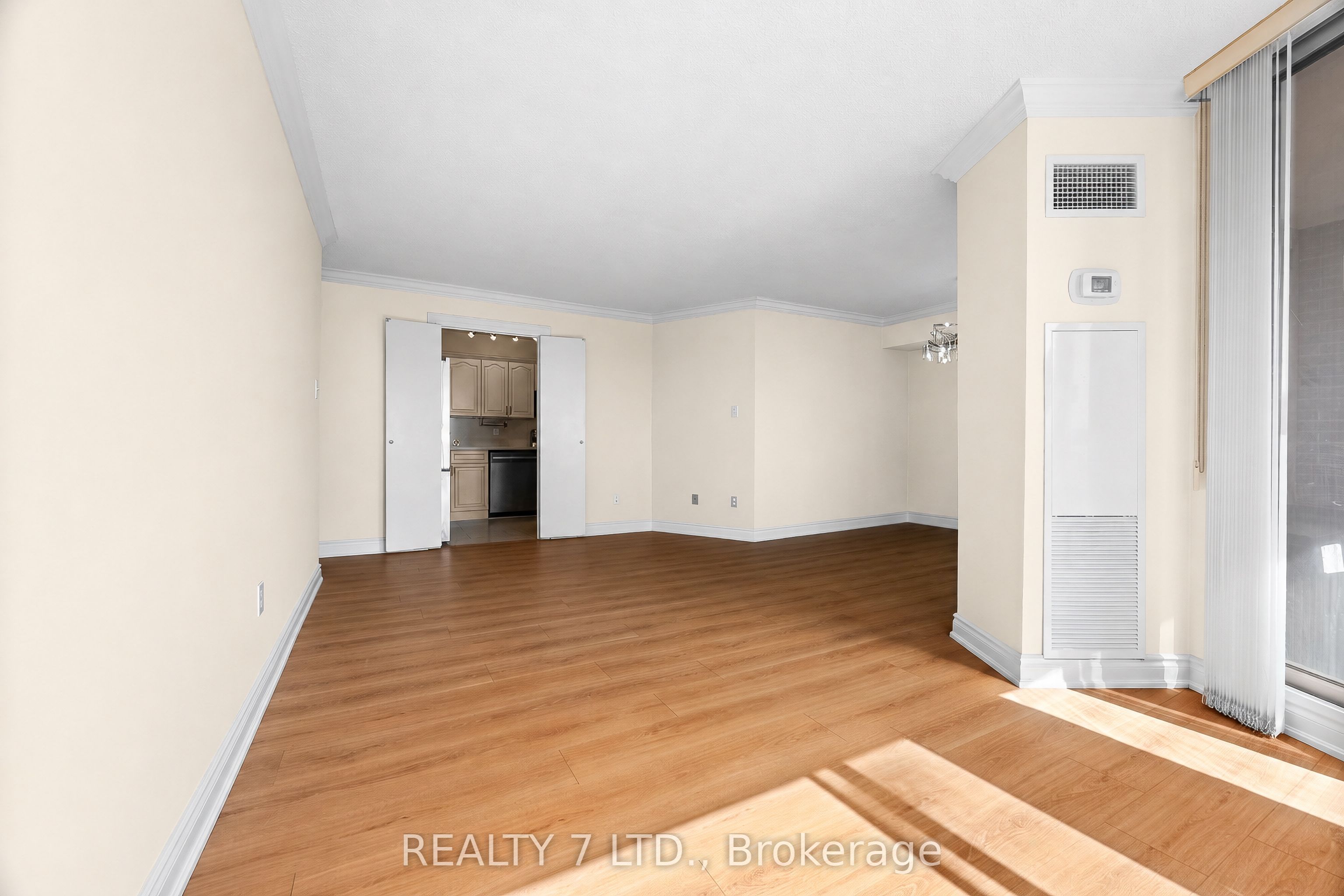 50 Elm Drive E 1507 Property Photo 7