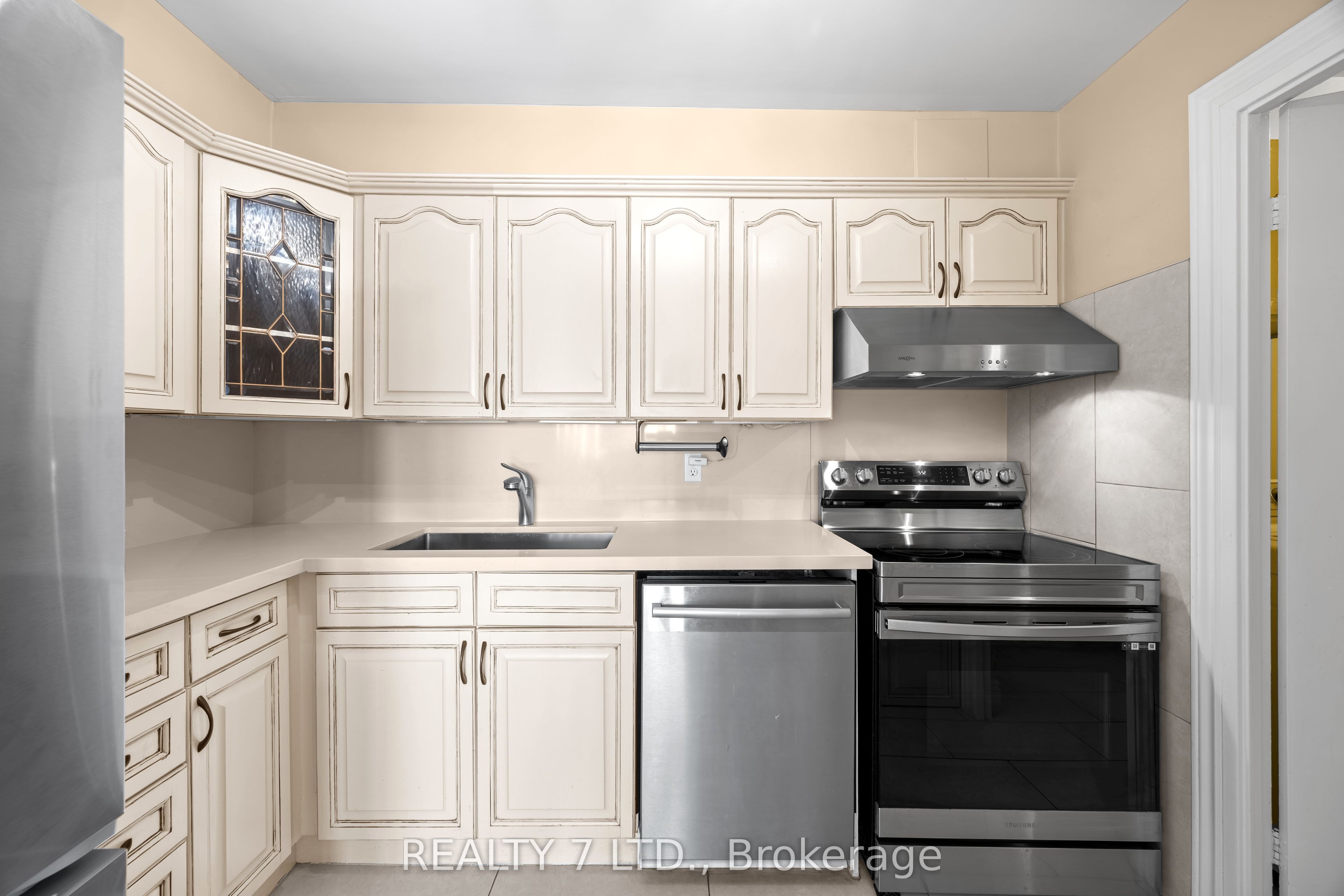 50 Elm Drive E 1507 Property Photo 8