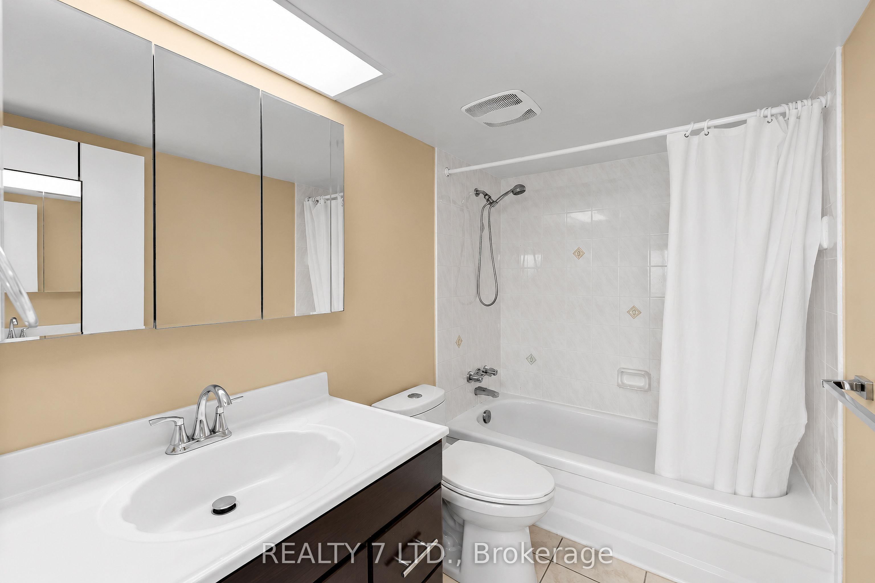 50 Elm Drive E 1507 Property Photo 24
