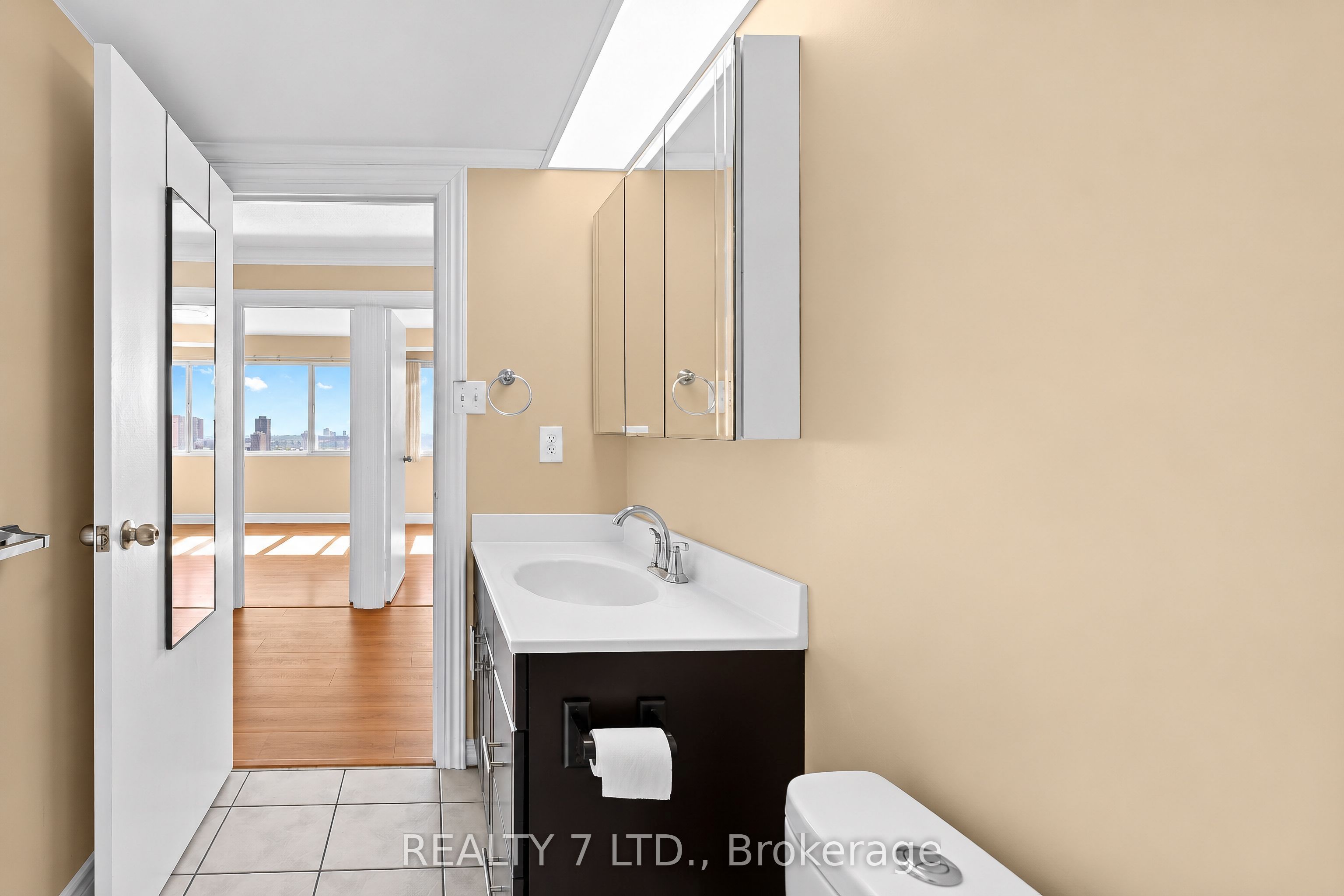 50 Elm Drive E 1507 Property Photo 25