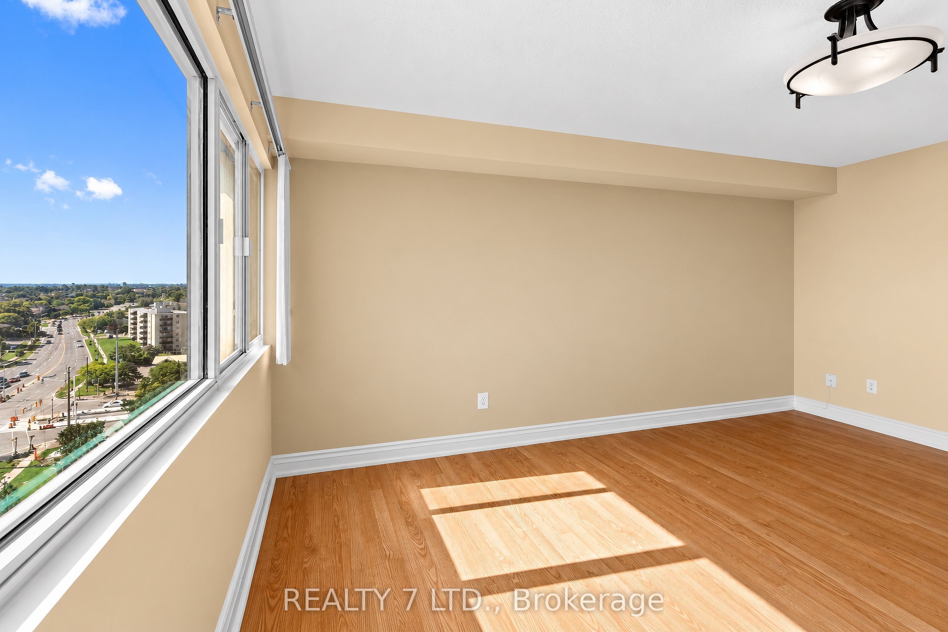 50 Elm Drive E 1507 Property Photo 27