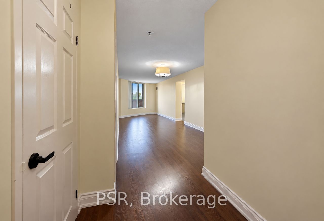 185 Robinson Street 312 Property Photo 7