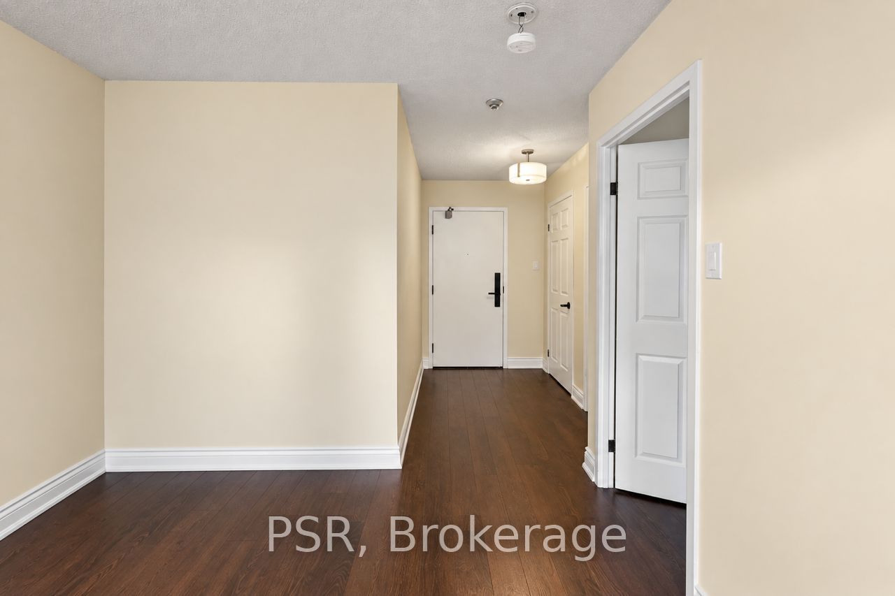 185 Robinson Street 312 Property Photo 8