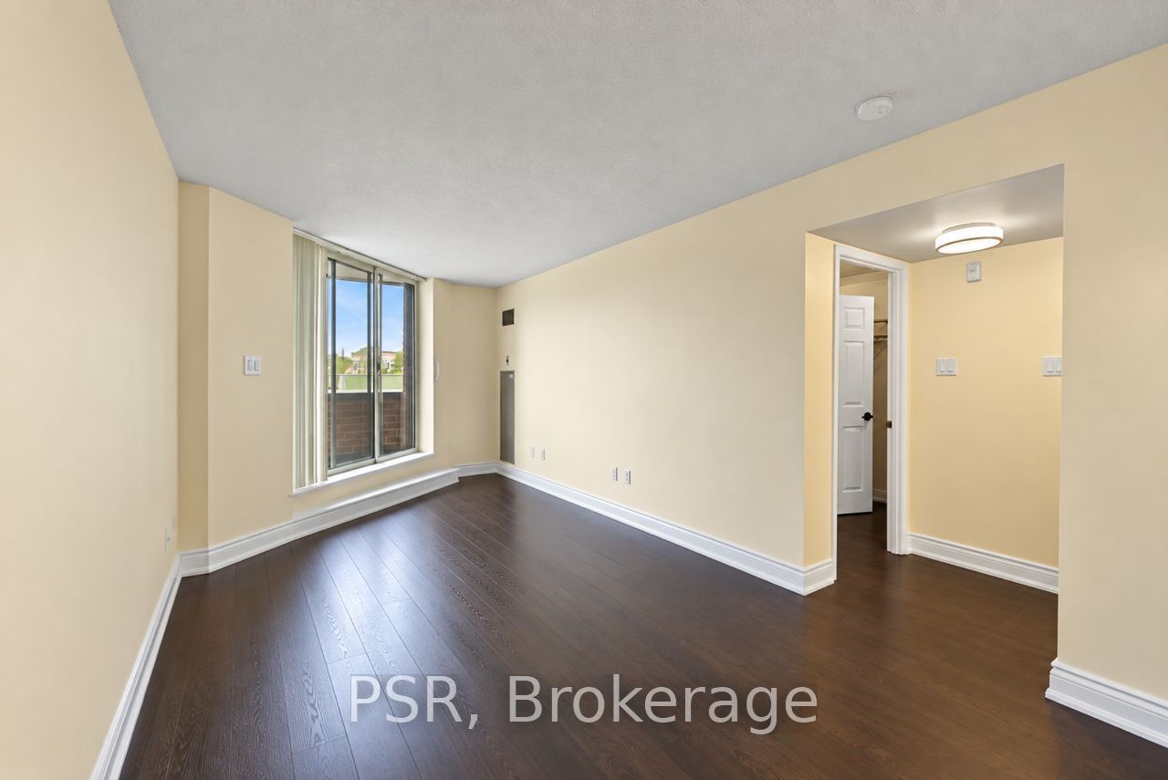 185 Robinson Street 312 Property Photo 9