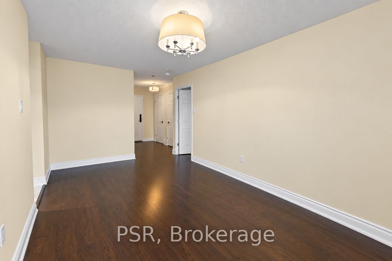 185 Robinson Street 312 Property Photo 10