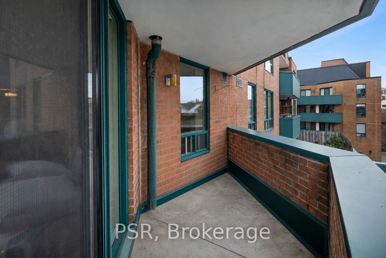 185 Robinson Street 312 Property Photo 14