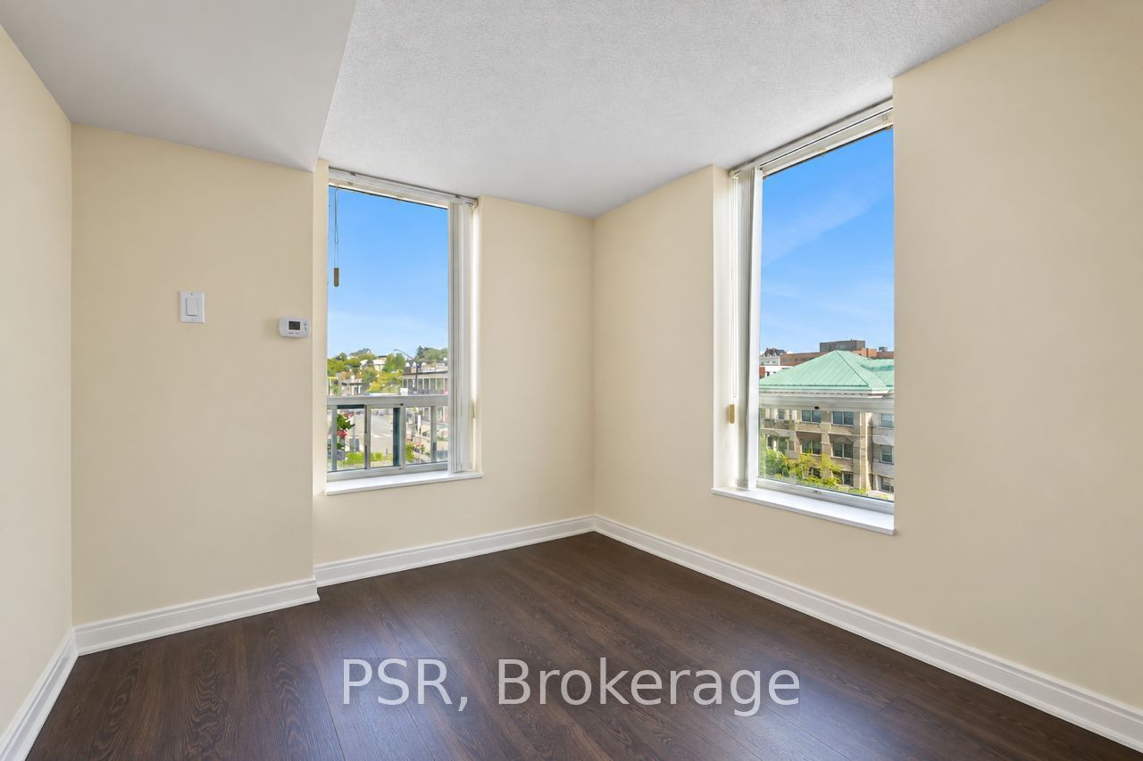 185 Robinson Street 312 Property Photo 17